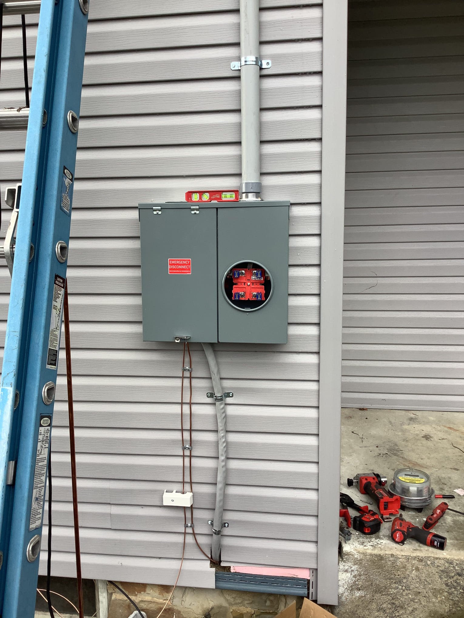 Experience professional and reliable electrical services with Safe Electric and Plumbing, where safety and quality are our priorities.