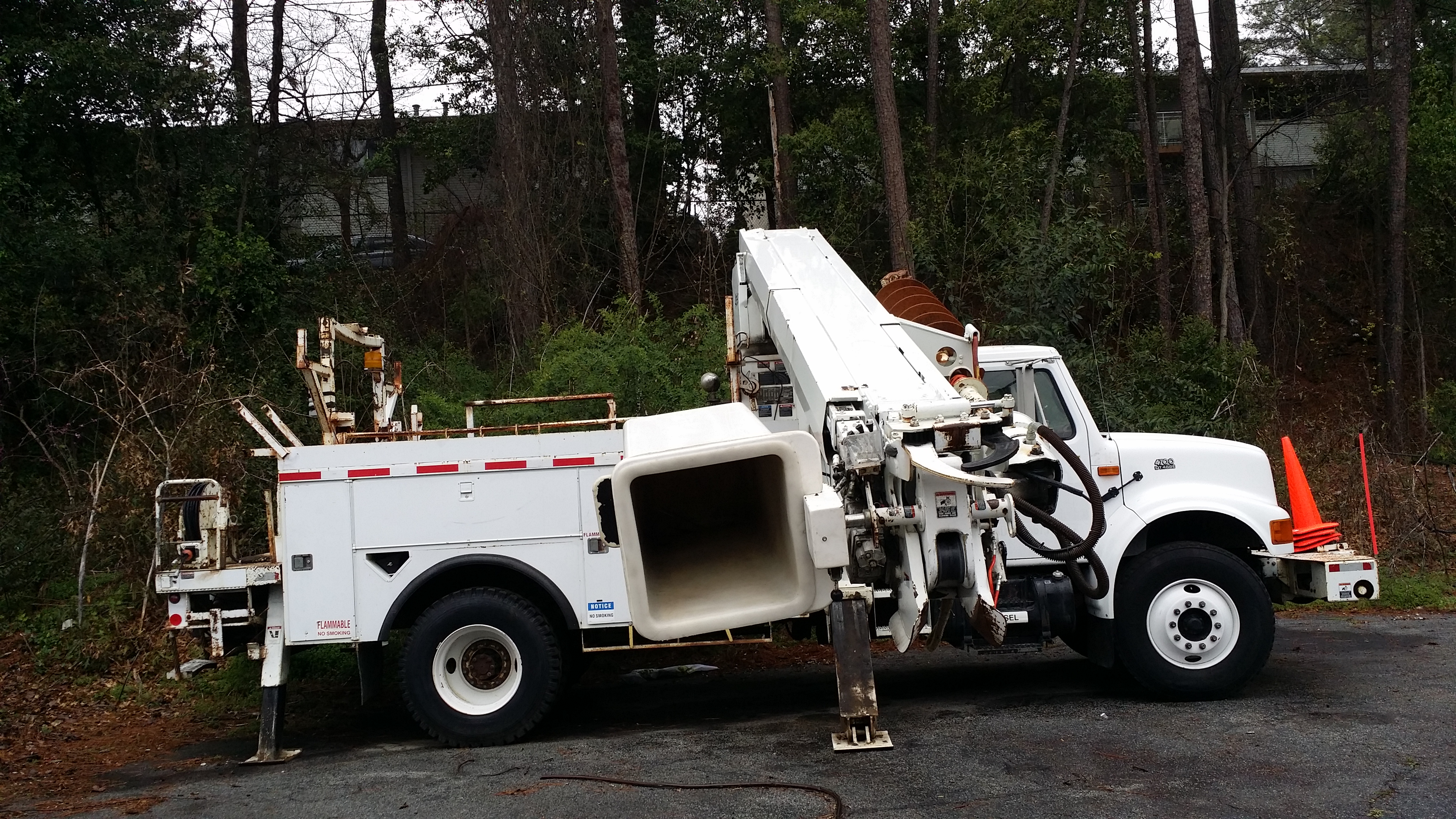 Aardvark Electric, Inc.: Equipped for Excellence, Ready for Field Challenges.