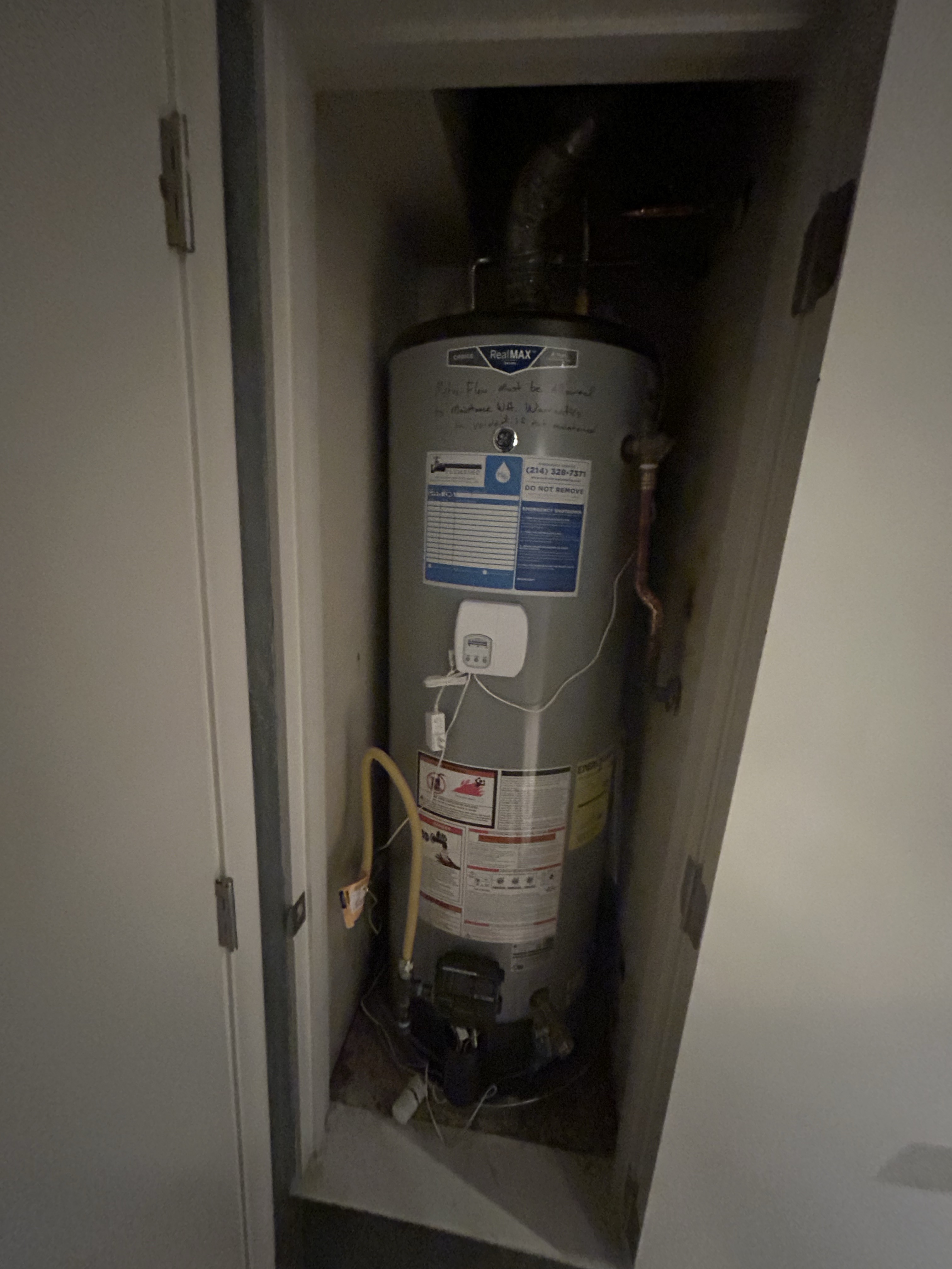 Ensure the comfort and safety of your home with expert water heater installations from Metro Flow Plumbing - Dallas Emergency Plumbers.