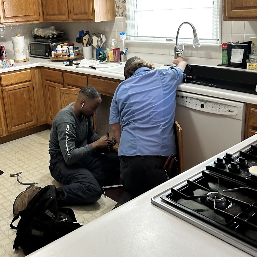 Experience top-notch plumbing solutions with Tri-State Water, Power, and Air, where quality and professionalism meet in your kitchen!