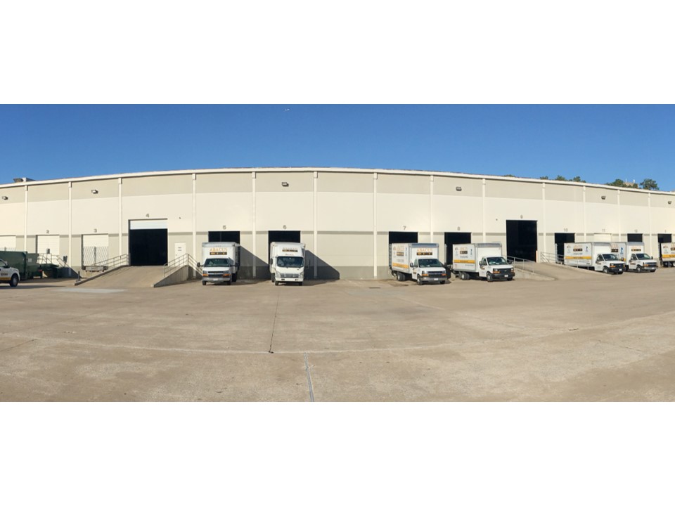 A reliable, professional fleet ready for service, Abacus Plumbing, Air Conditioning & Electrical demonstrates dependable response and consistent branding.