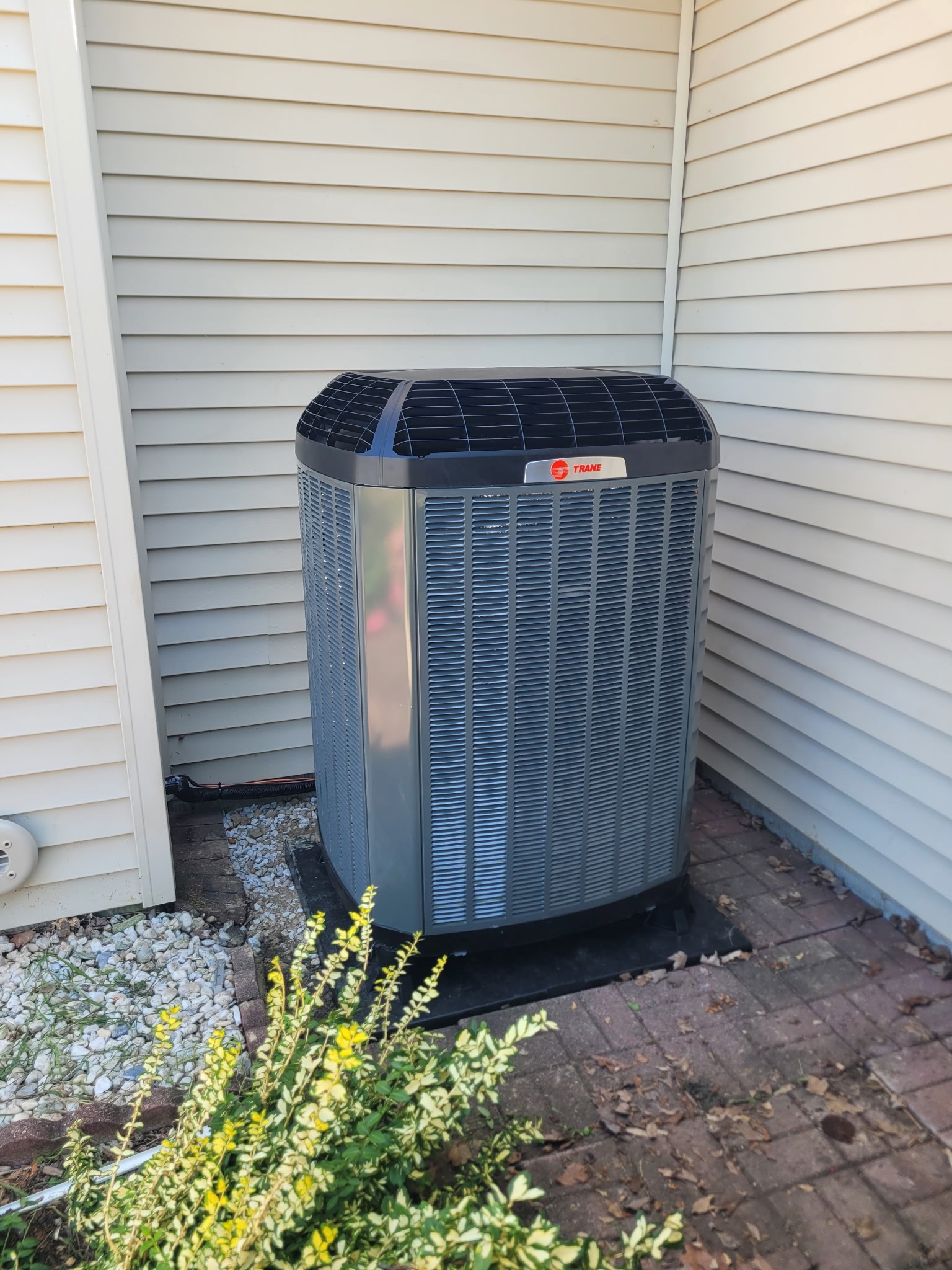 Experience efficient air conditioning with Lanz Plumbing, Heating & Cooling, Inc. for ultimate comfort.