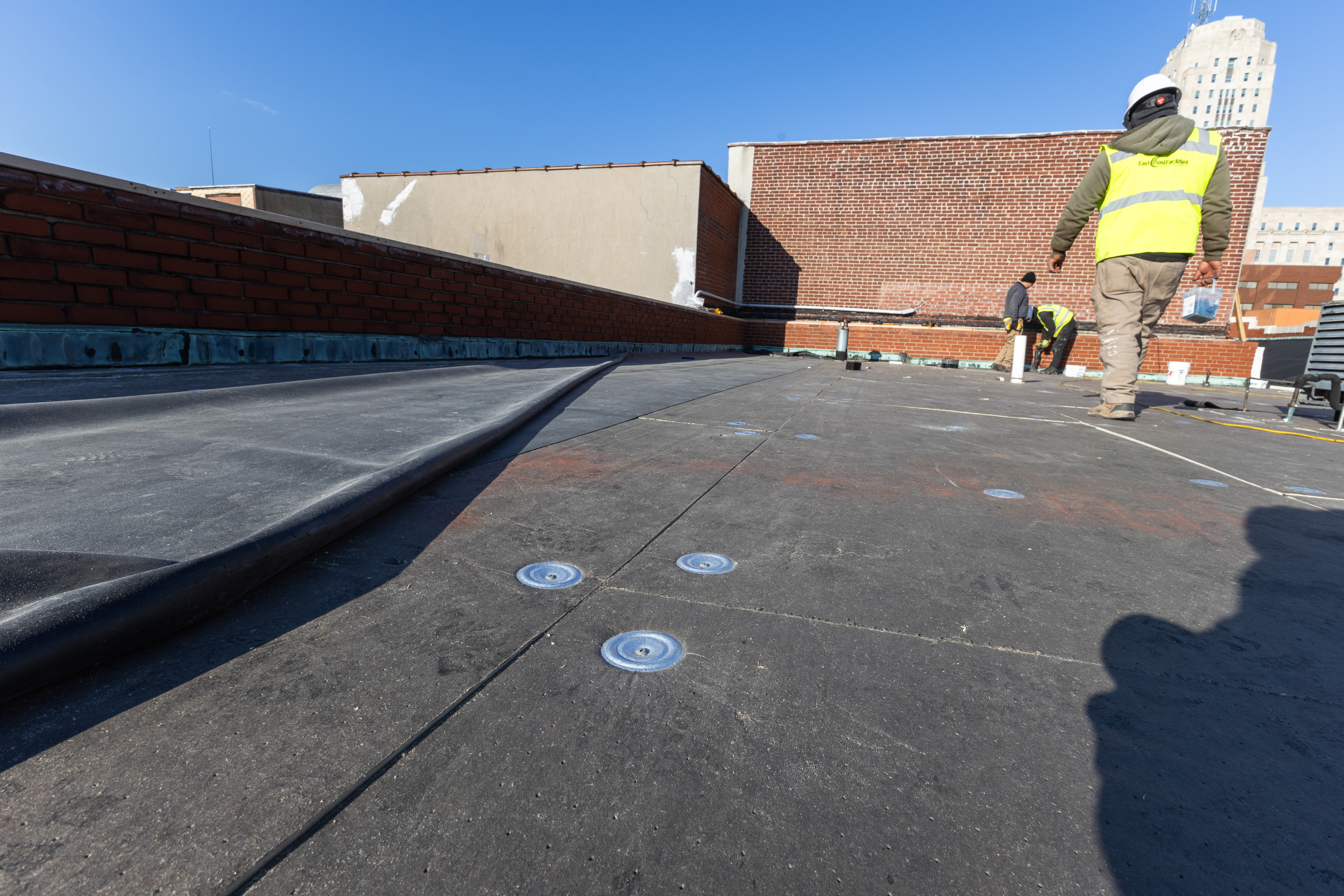 Mast Roofing & Construction delivers top-notch quality and professionalism in every project, showcased here with precision roofing services.