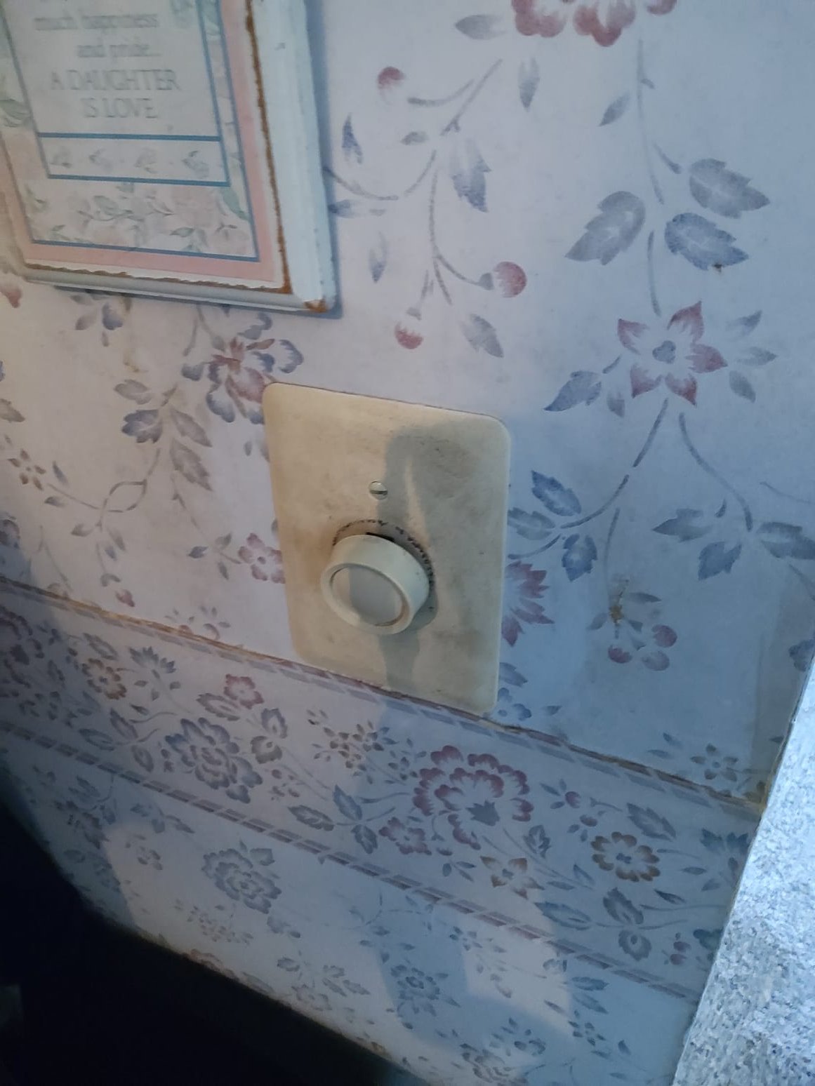 At Service Professionals, we ensure every room's detail meets your highest standards, even those you don't always notice.