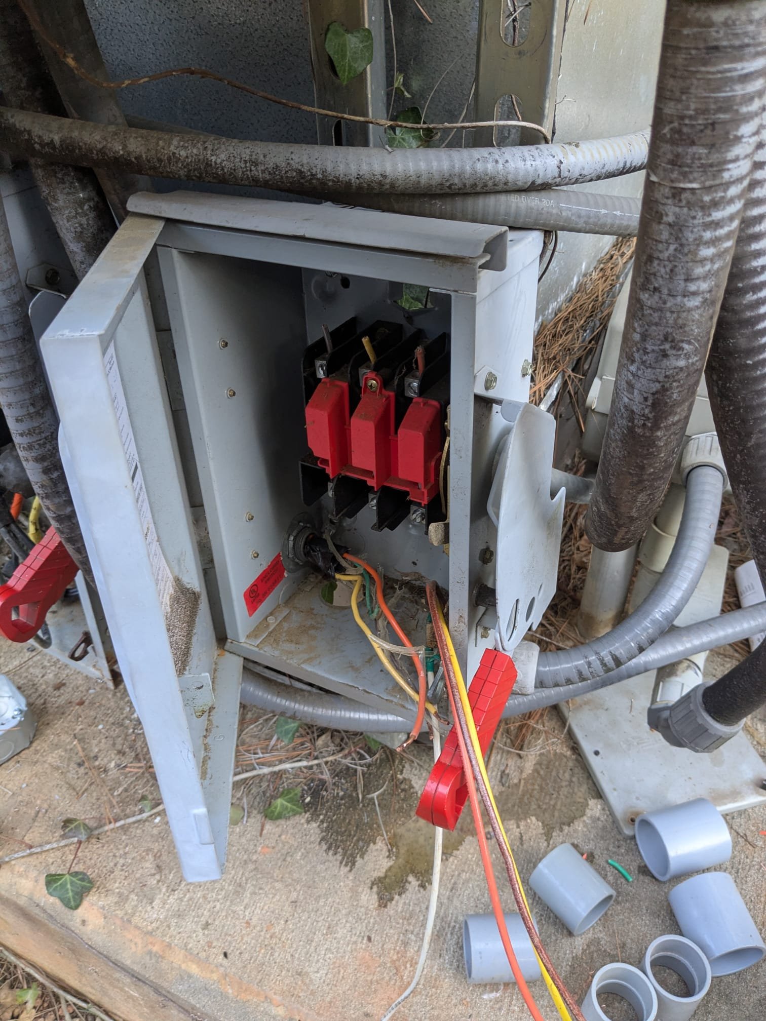 Aardvark Electric, Inc. ensures precision and safety in all outdoor electrical installations.