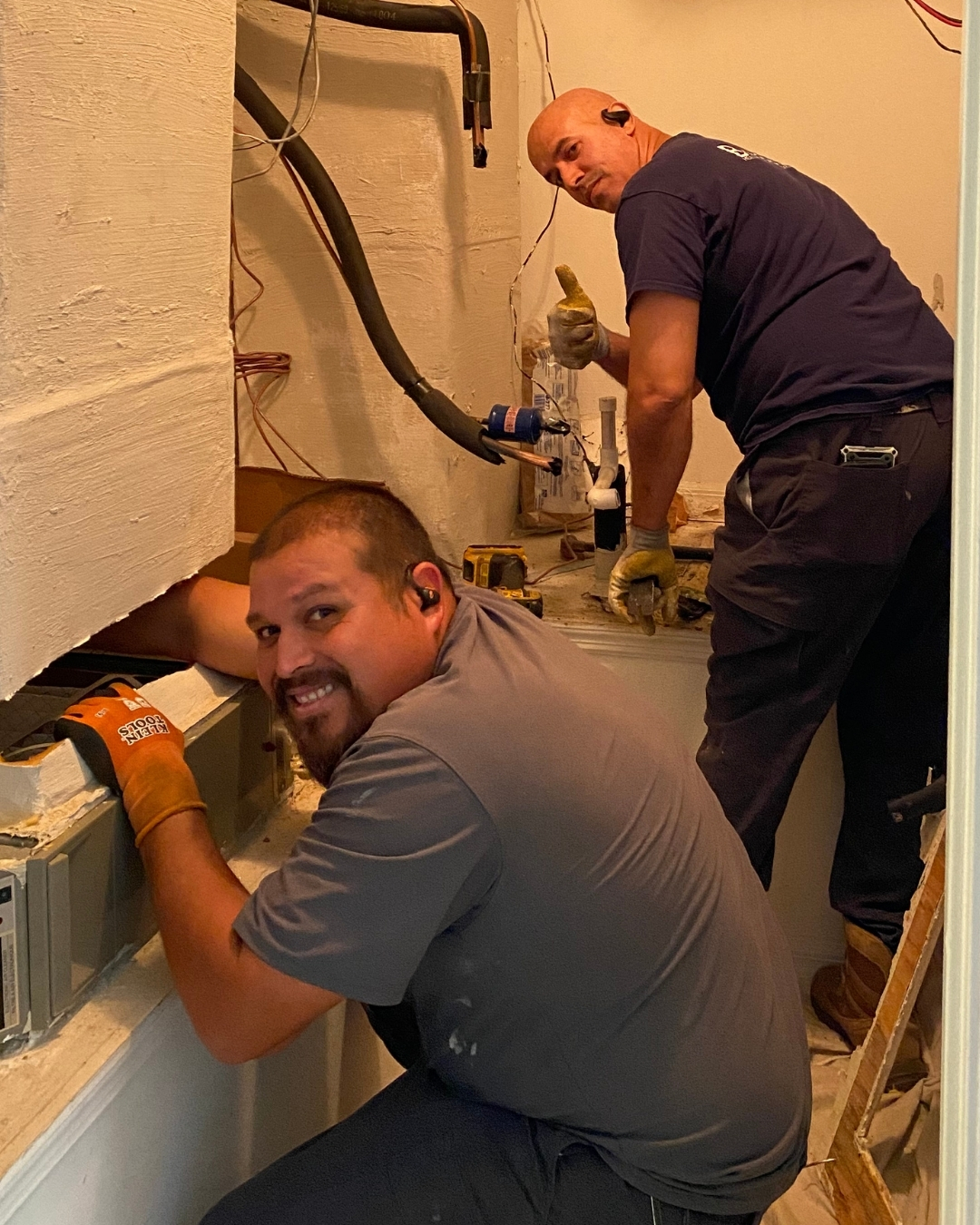 Experience unparalleled HVAC services with Belle Air, where professionalism meets efficiency to ensure your comfort.