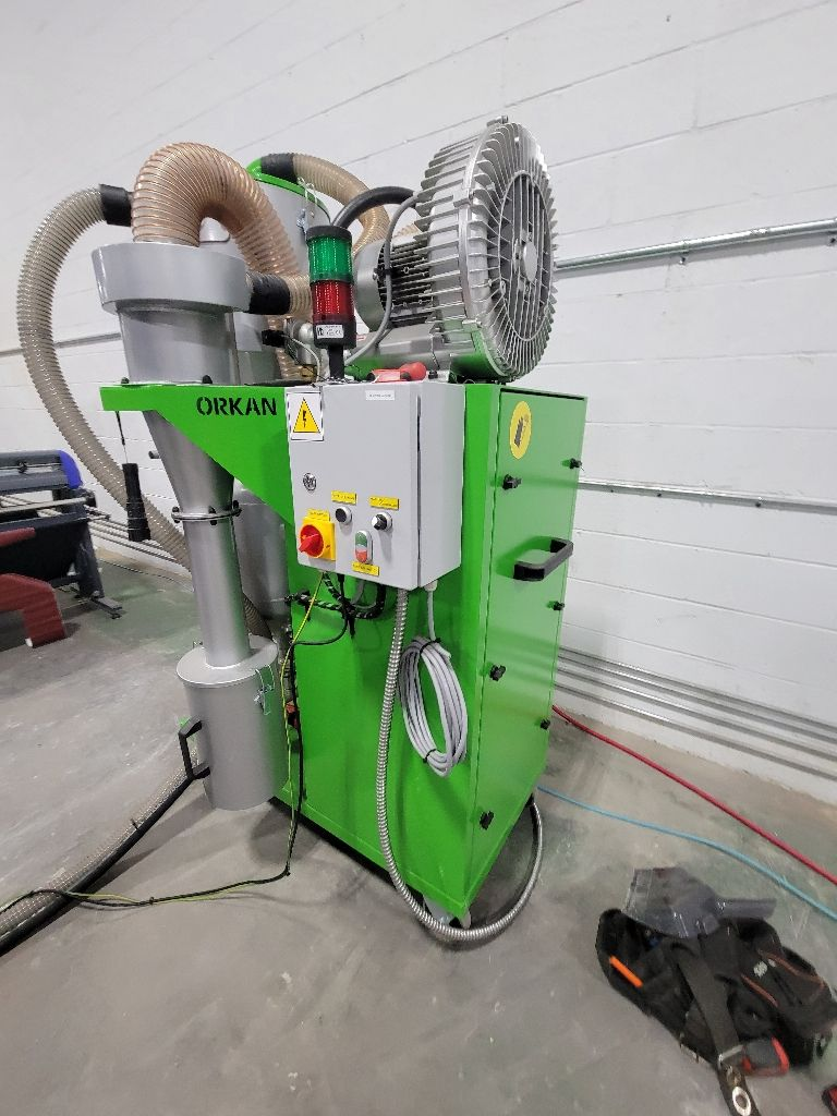 Discover the quality and professionalism of Aardvark Electric, Inc. with our advanced machinery.