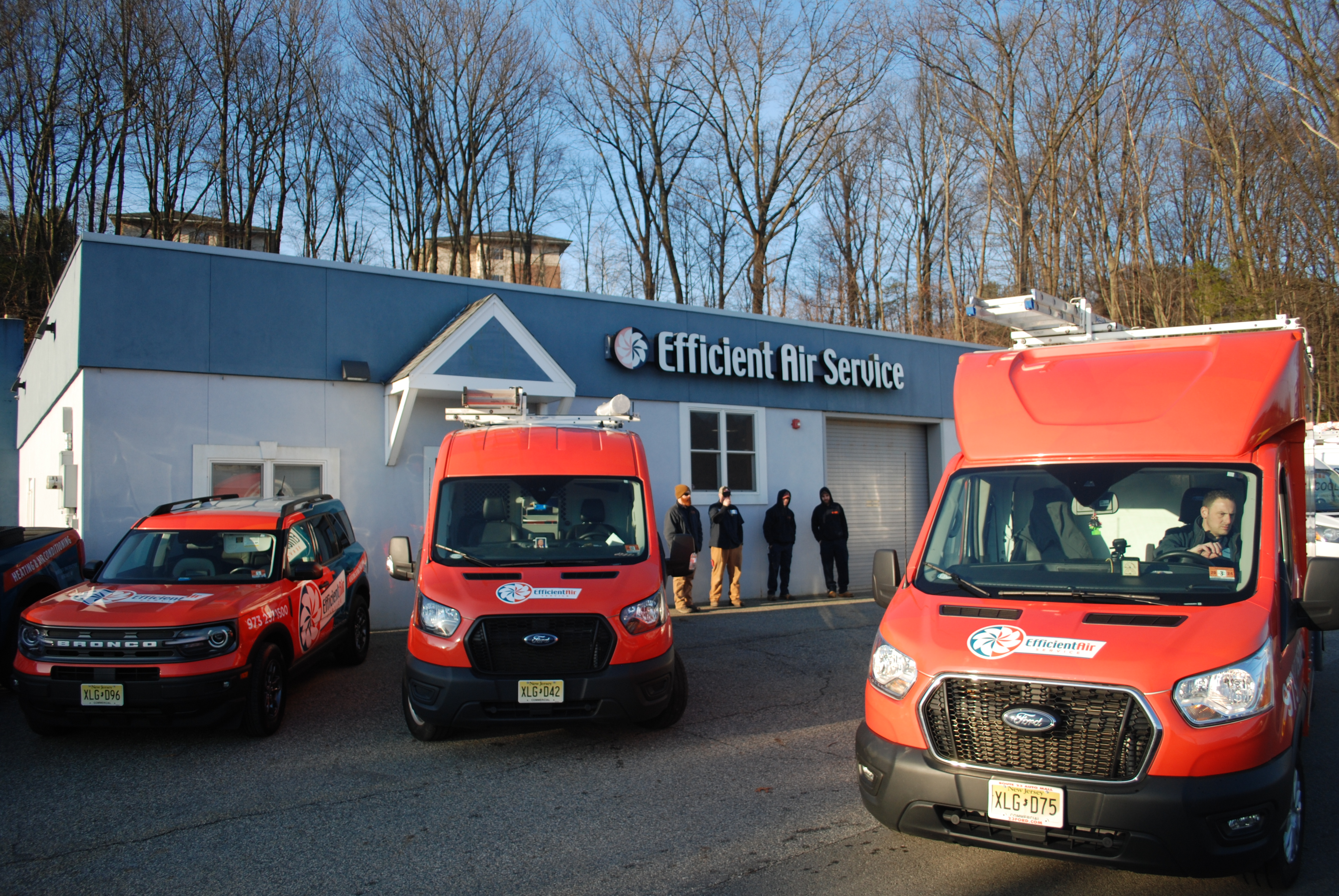 Efficient Air Service stands ready to meet all your HVAC needs with a fleet of well-equipped vehicles and a professional team dedicated to excellence in service.