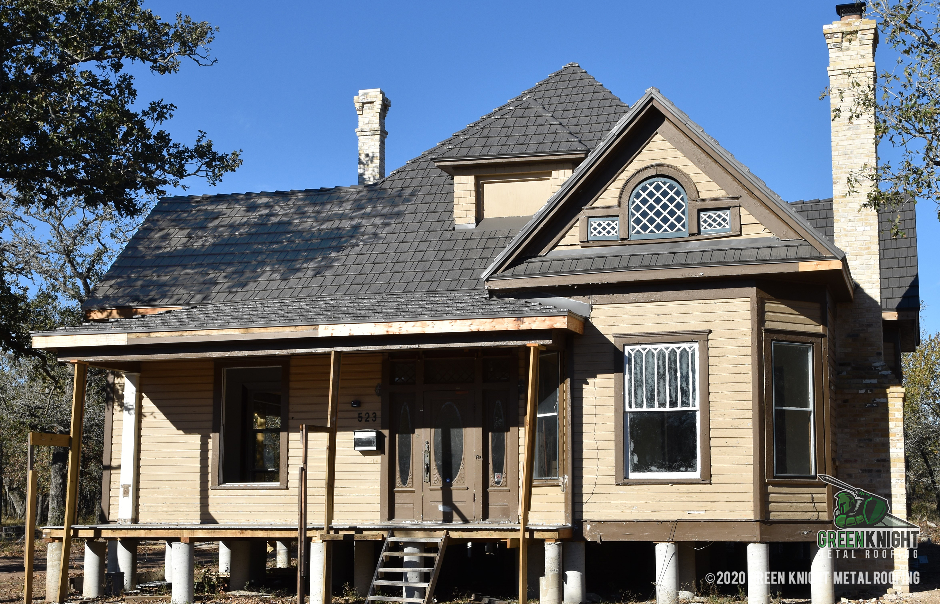 Elevate your home's curb appeal with the superior craftsmanship of Green Knight® Metal Roofing.