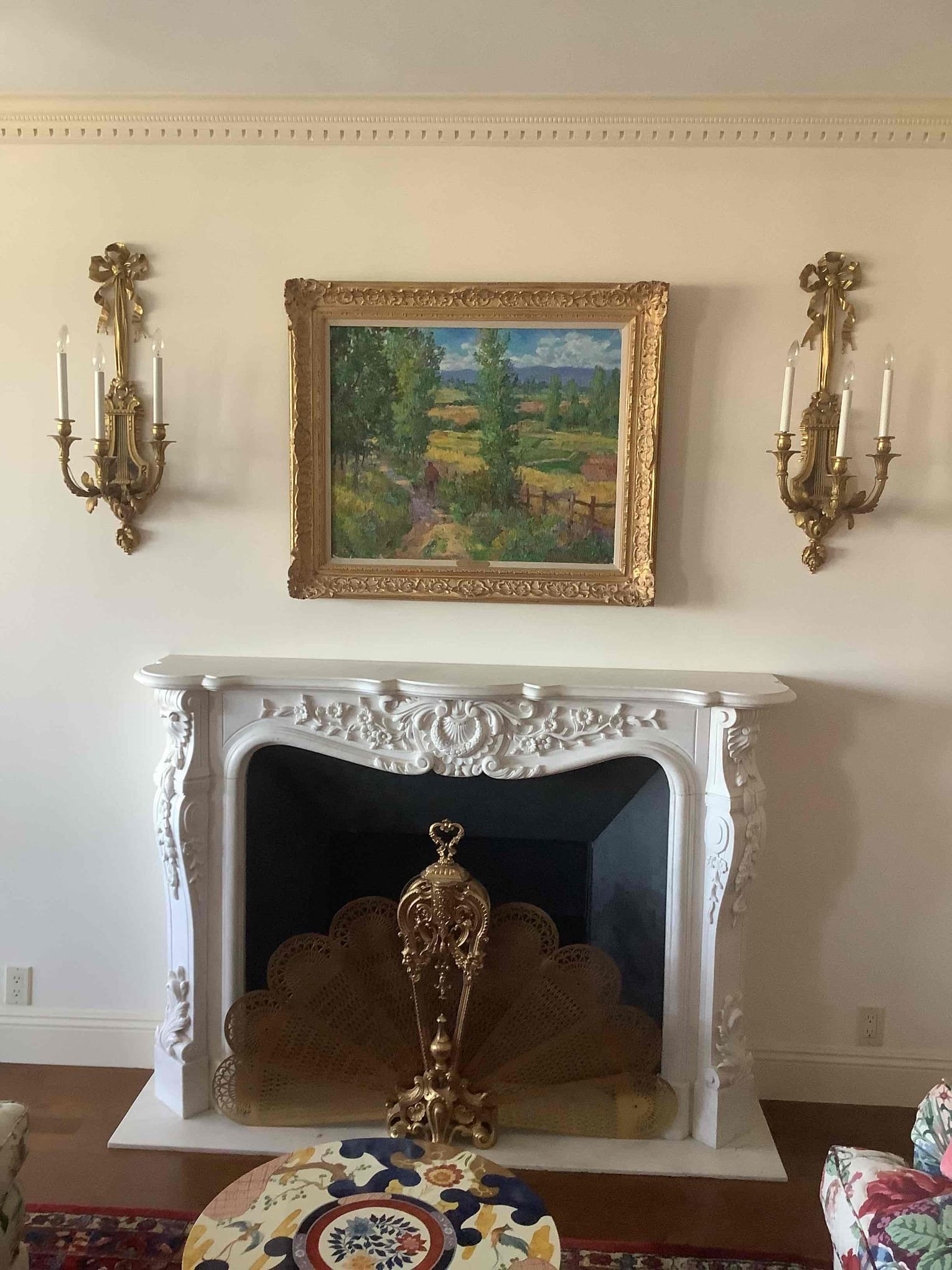 Powell Electric helps homeowners highlight their interiors with carefully installed lighting and finishing that showcase craftsmanship and care.