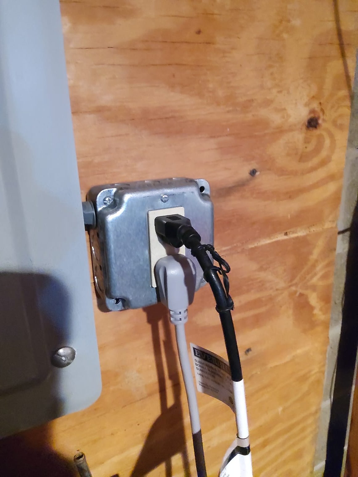 Ensure safe and efficient electrical solutions with Service Professionals, your trusted partner for all indoor power needs.