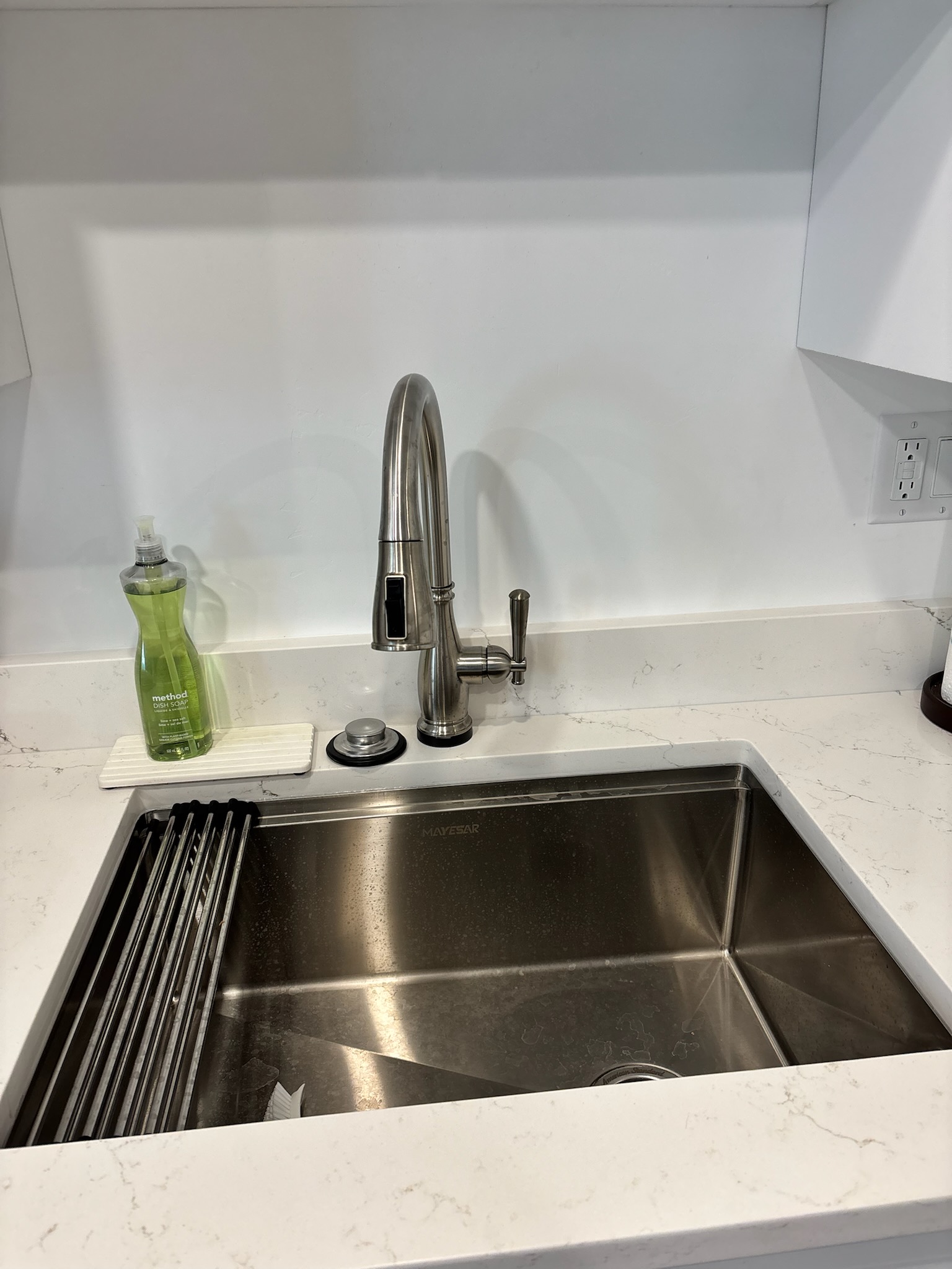 Enhance your kitchen with Eric's Plumbing & Drain Cleaning, where professionalism and quality meet elegance.