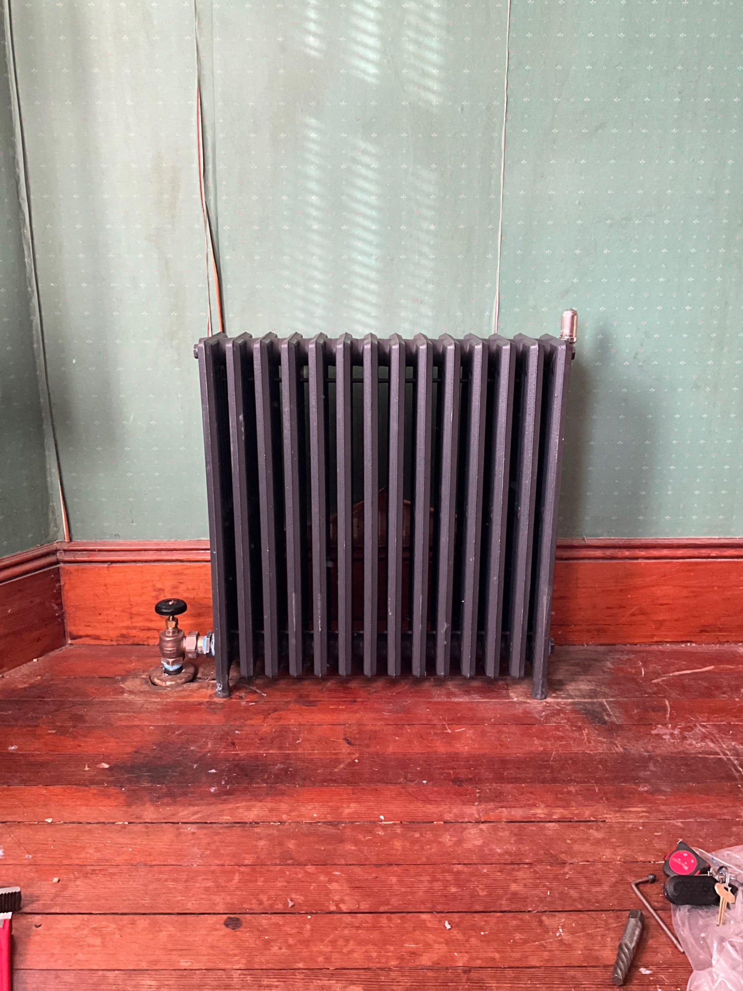 Trust Akian Plumbing, Heating, Cooling & Electric to keep your home warm and inviting with our expert heating solutions.