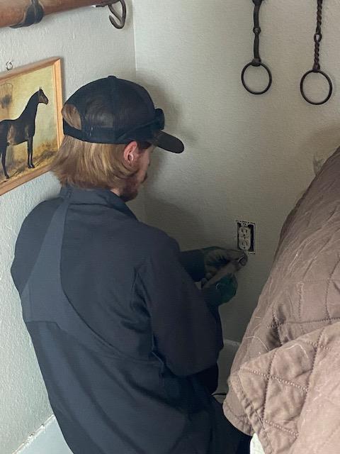 Fort Collins Heating, Air Conditioning and Plumbing: Professional electrical repairs in the comfort of your home.