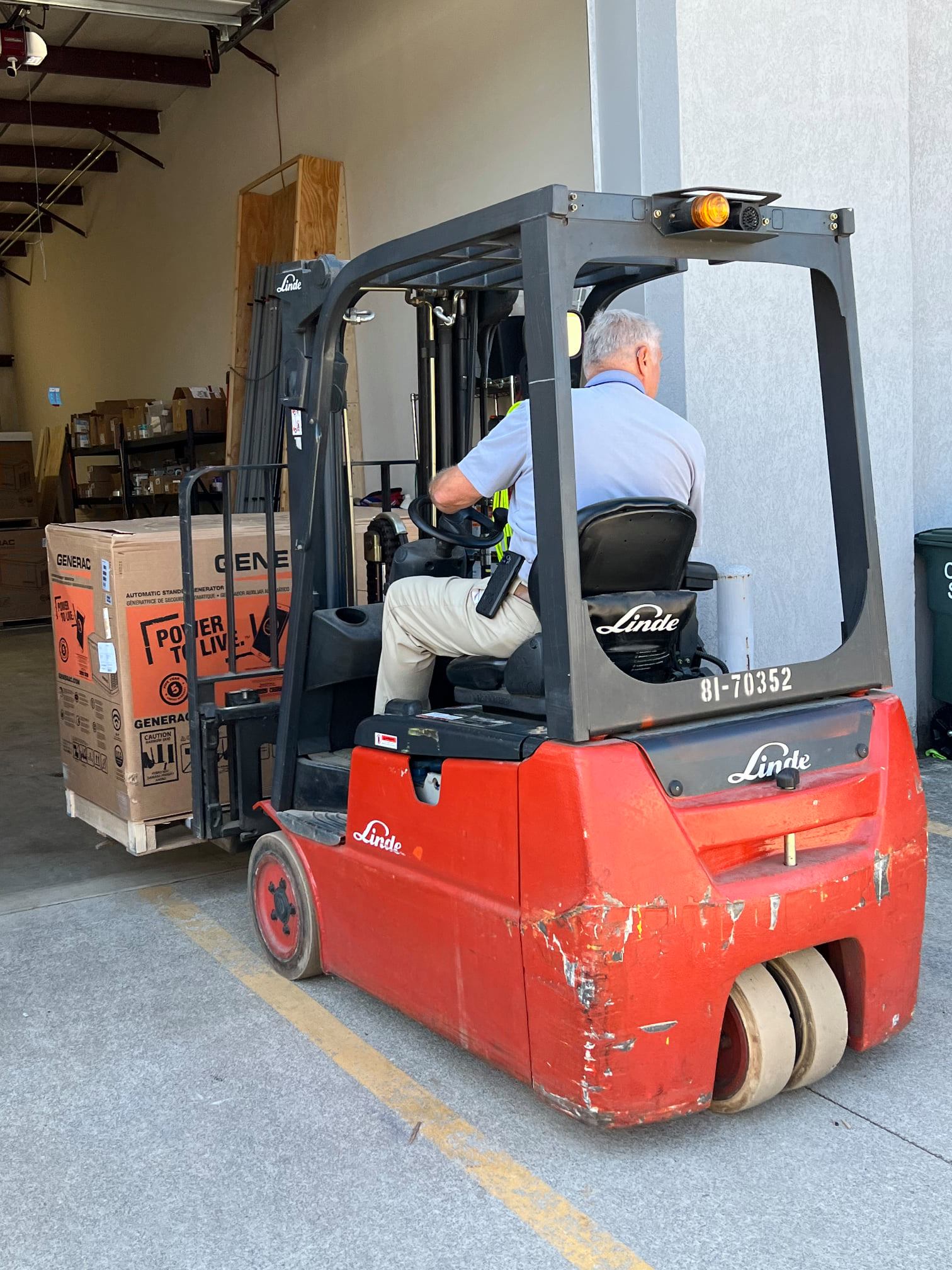Bob Garrett Services ensures the safe and efficient handling of essential equipment to meet your needs.
