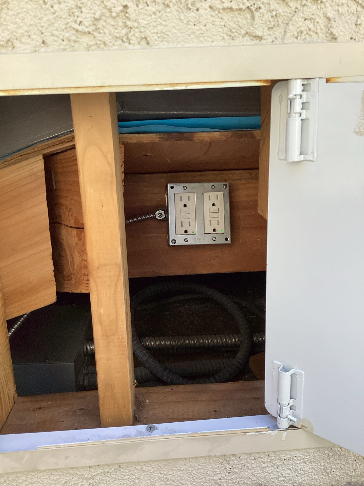 New Outlet Installation in Hancock Park, CA