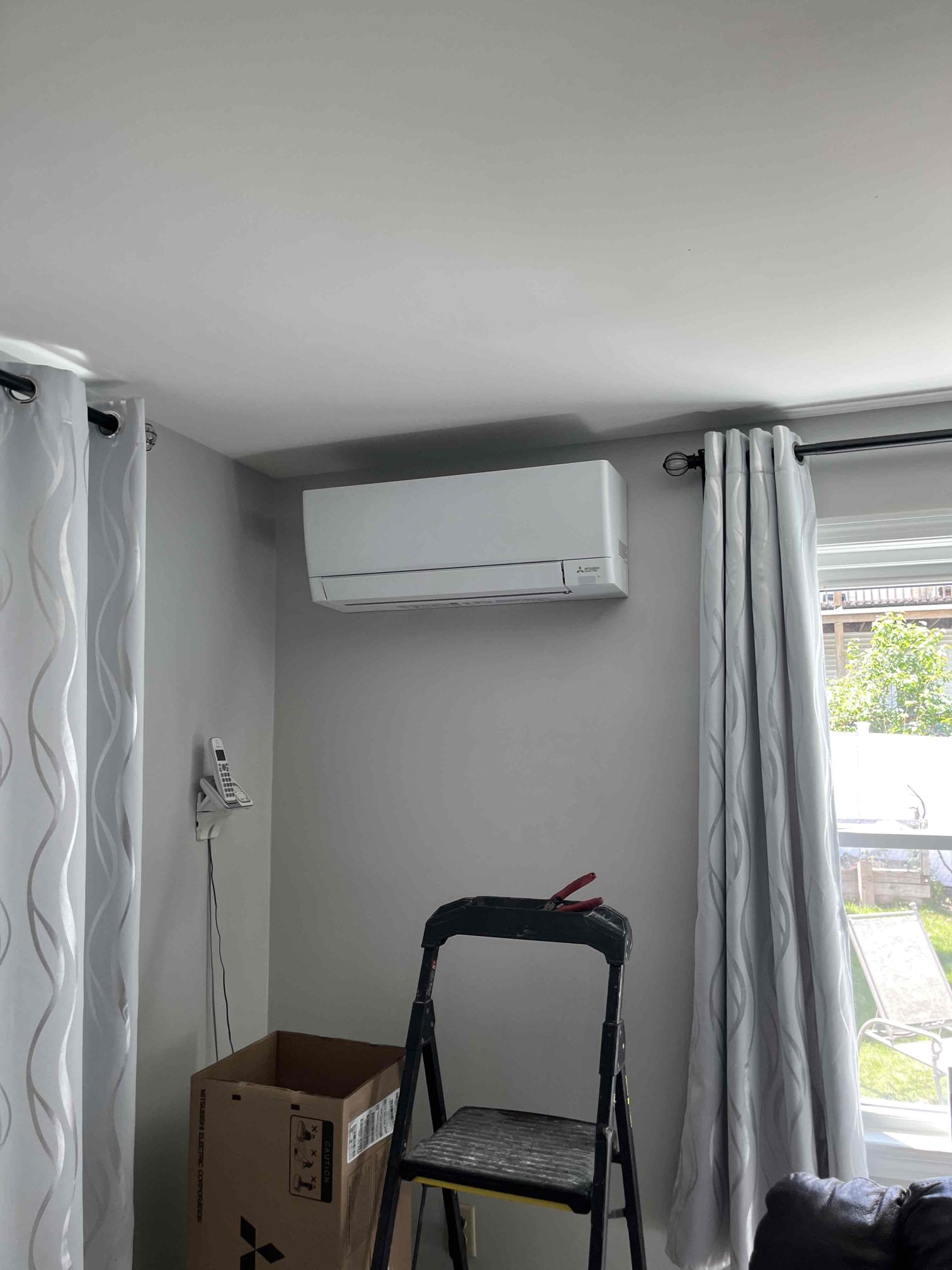Reliable, neat installations that respect your home’s interior, Akian Plumbing, Heating, Cooling & Electric delivers tidy ductless mini-split service you can trust.
