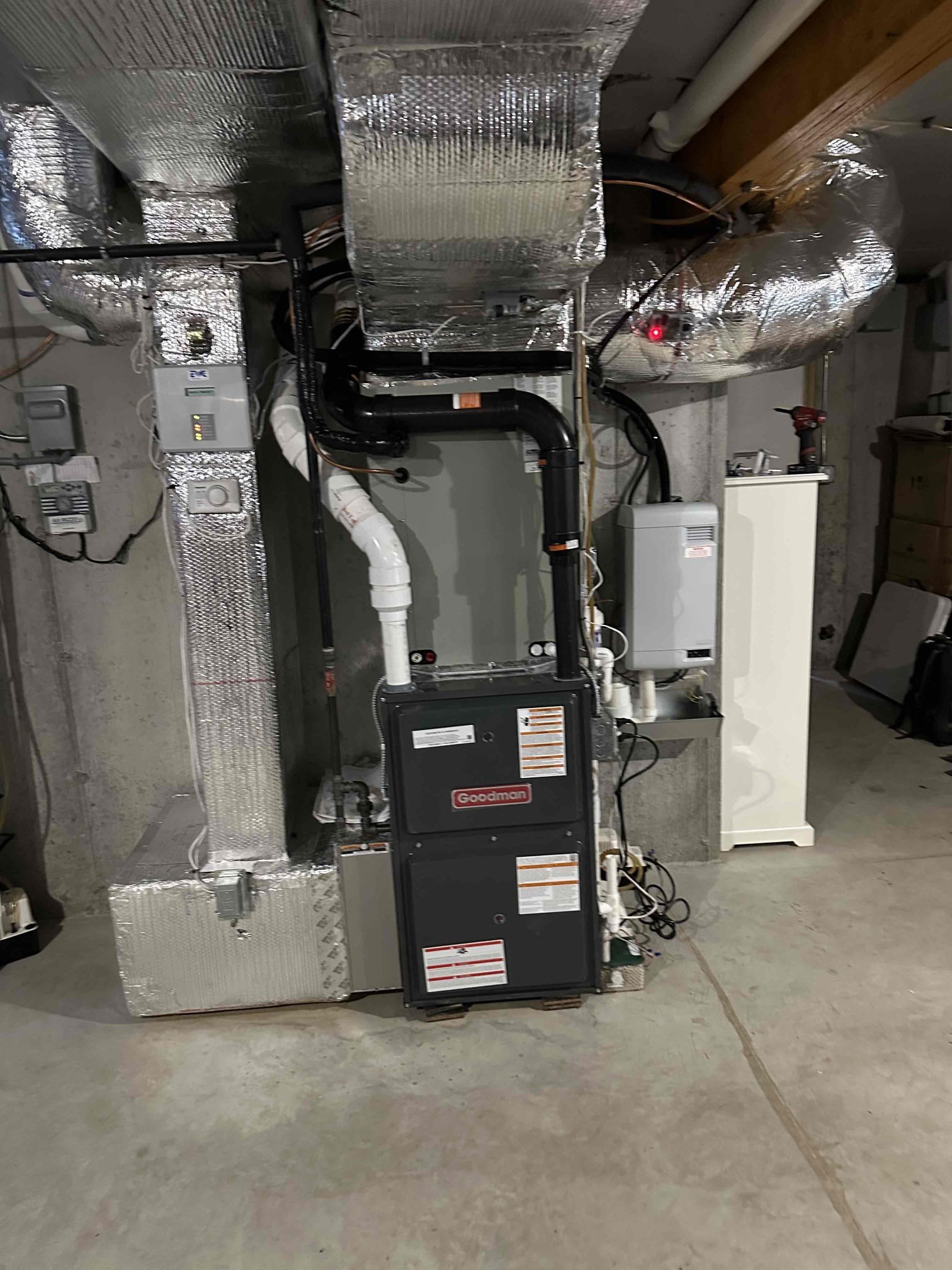 Ensure your home's comfort with expertly installed HVAC systems by Akian Plumbing, Heating, Cooling & Electric, where quality and professionalism meet.