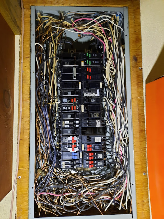 Doctor Electric can tidy and secure messy breaker panels to improve safety and reliability for your home.