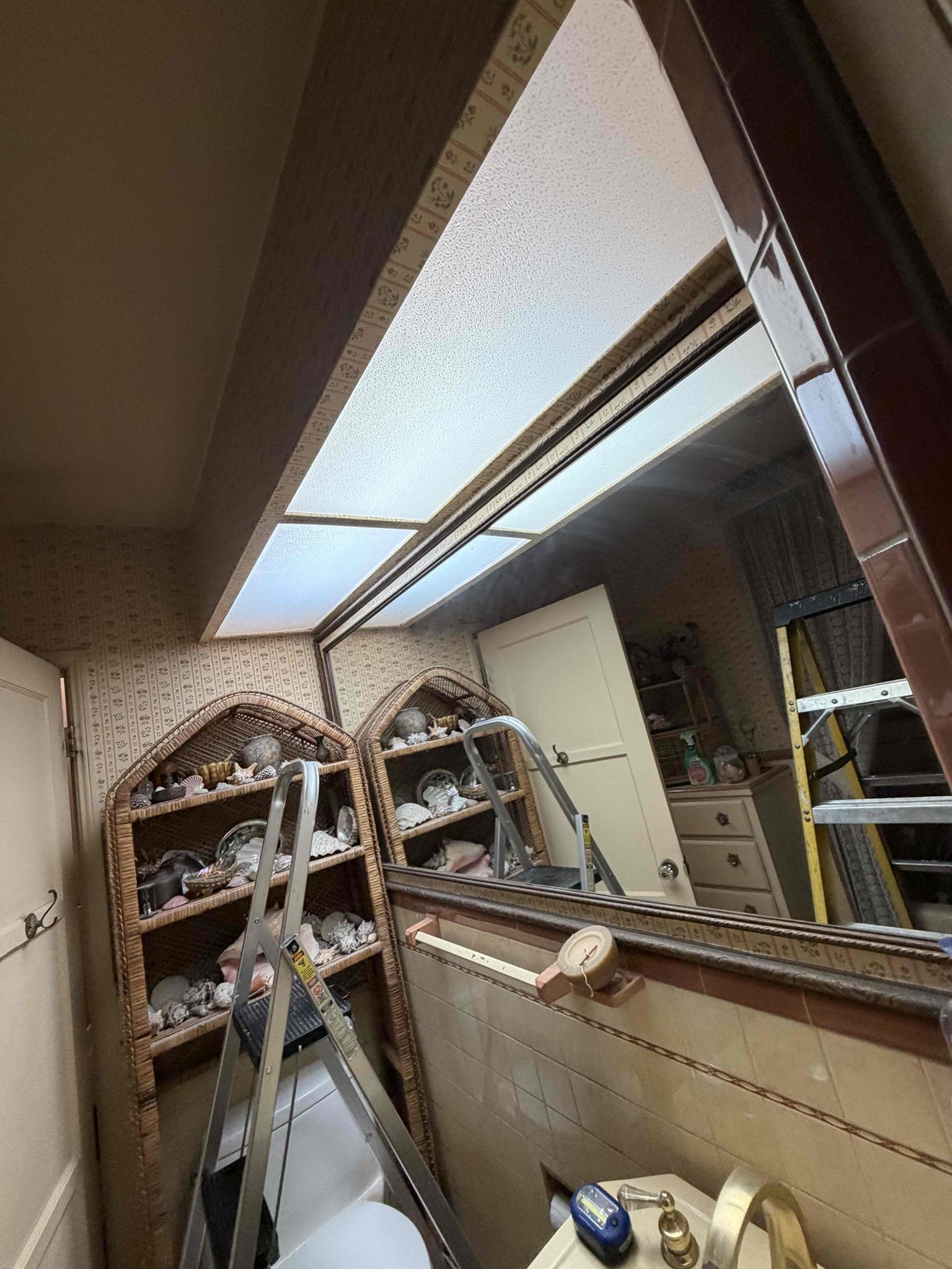 LED Fluorescent Light Conversion in Downey, CA