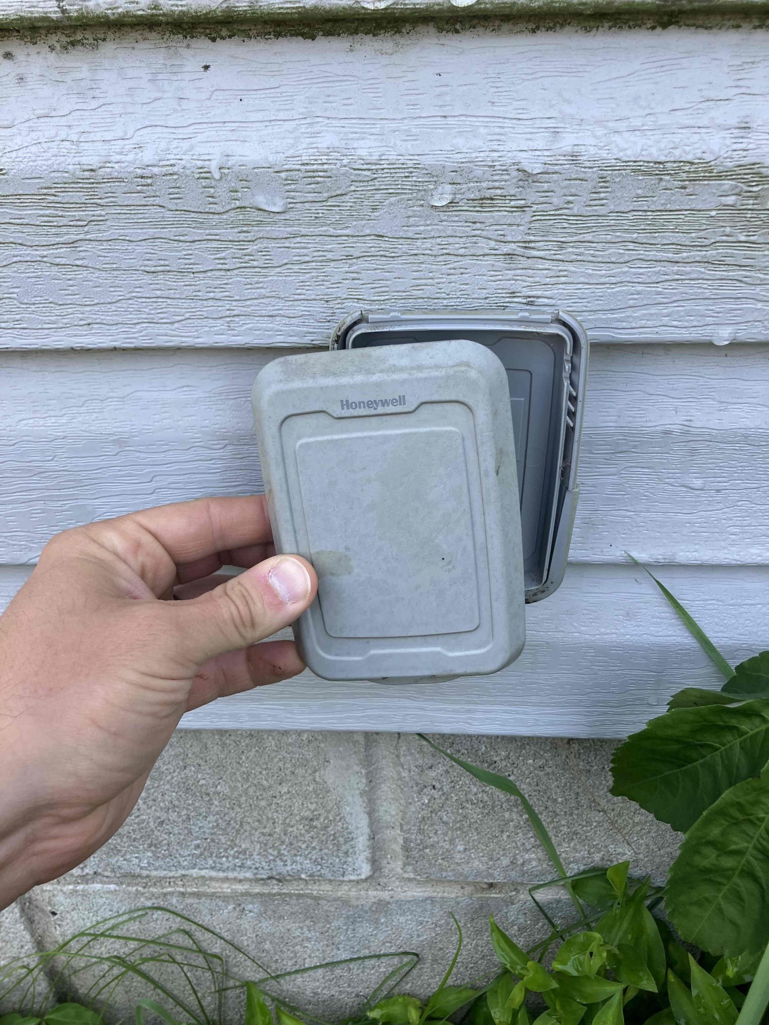 Experience exceptional HVAC services with Summers Plumbing Heating & Cooling, where quality meets professionalism.