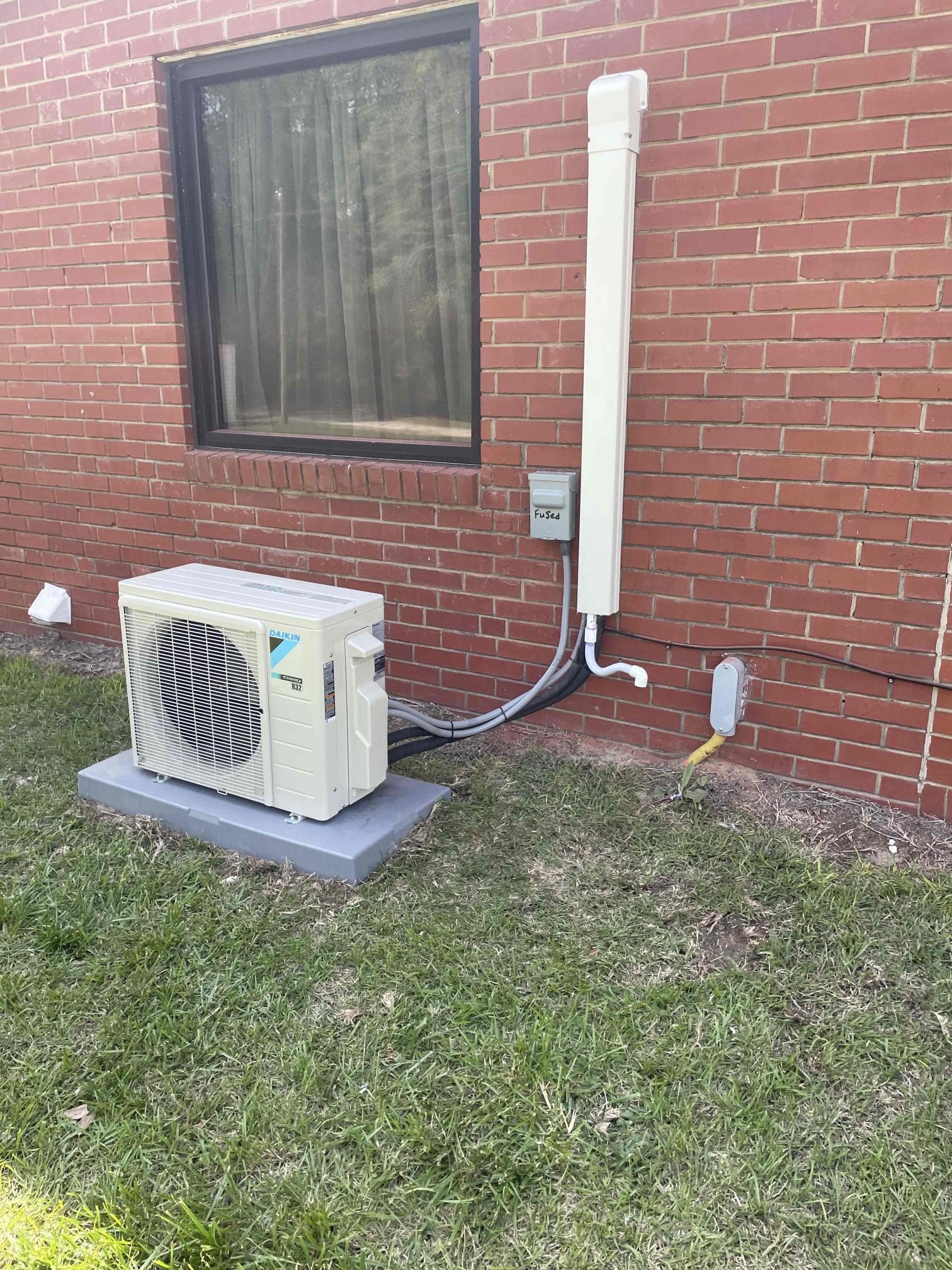 Experience seamless comfort with Dawson's Electric & Air's expertly installed ductless mini-splits.