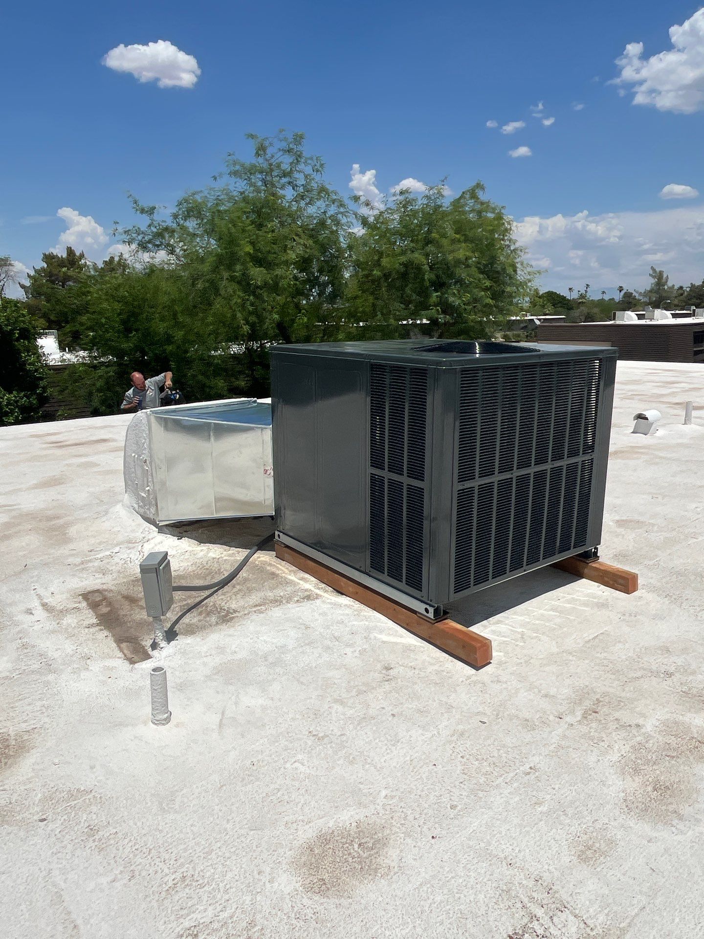 Experience top-tier HVAC solutions with Shamrock Heating & Cooling, where professionalism meets efficiency.