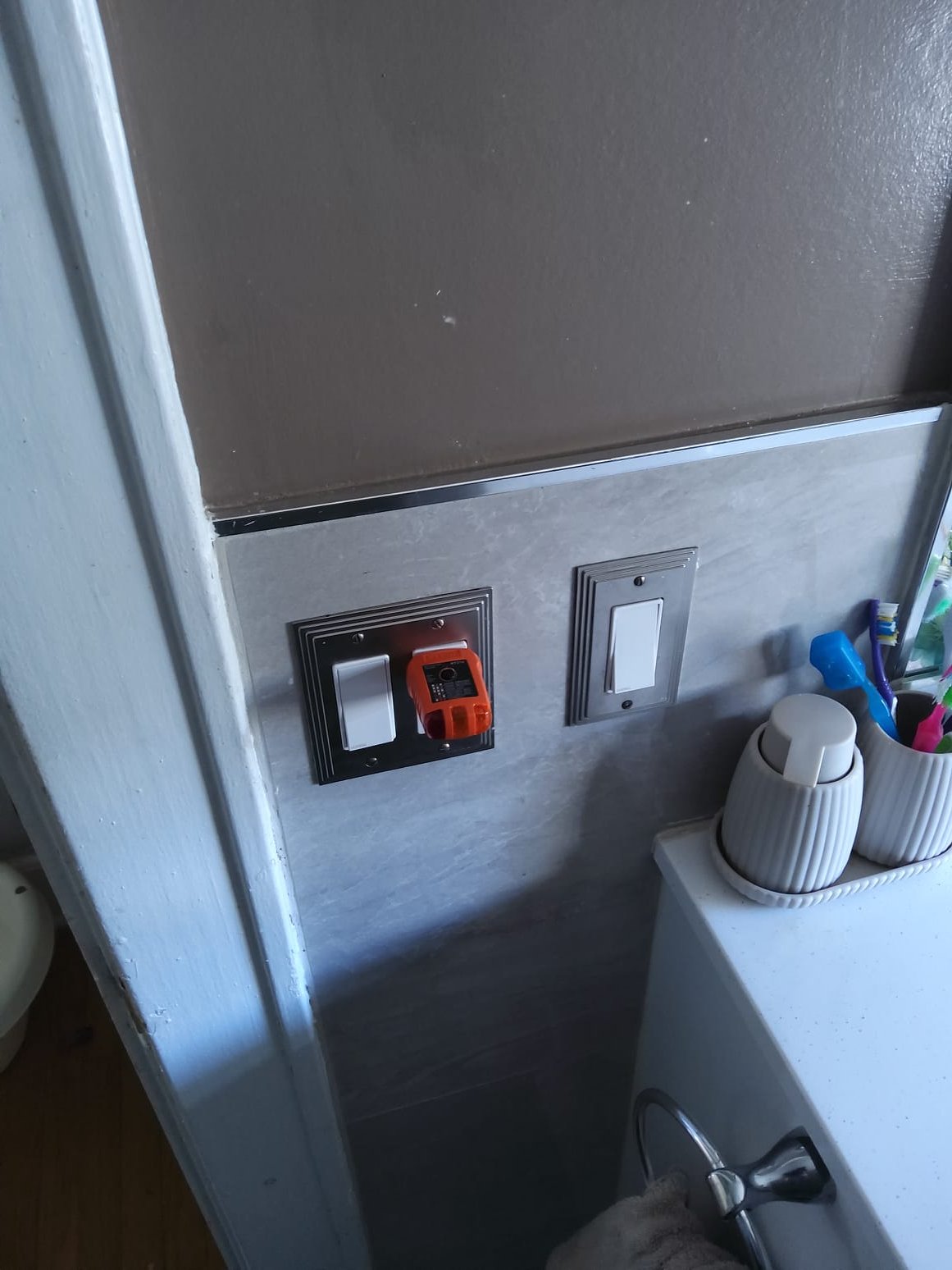 Service Professionals ensures well-maintained electrical fixtures, prioritizing your safety and convenience for peace of mind.