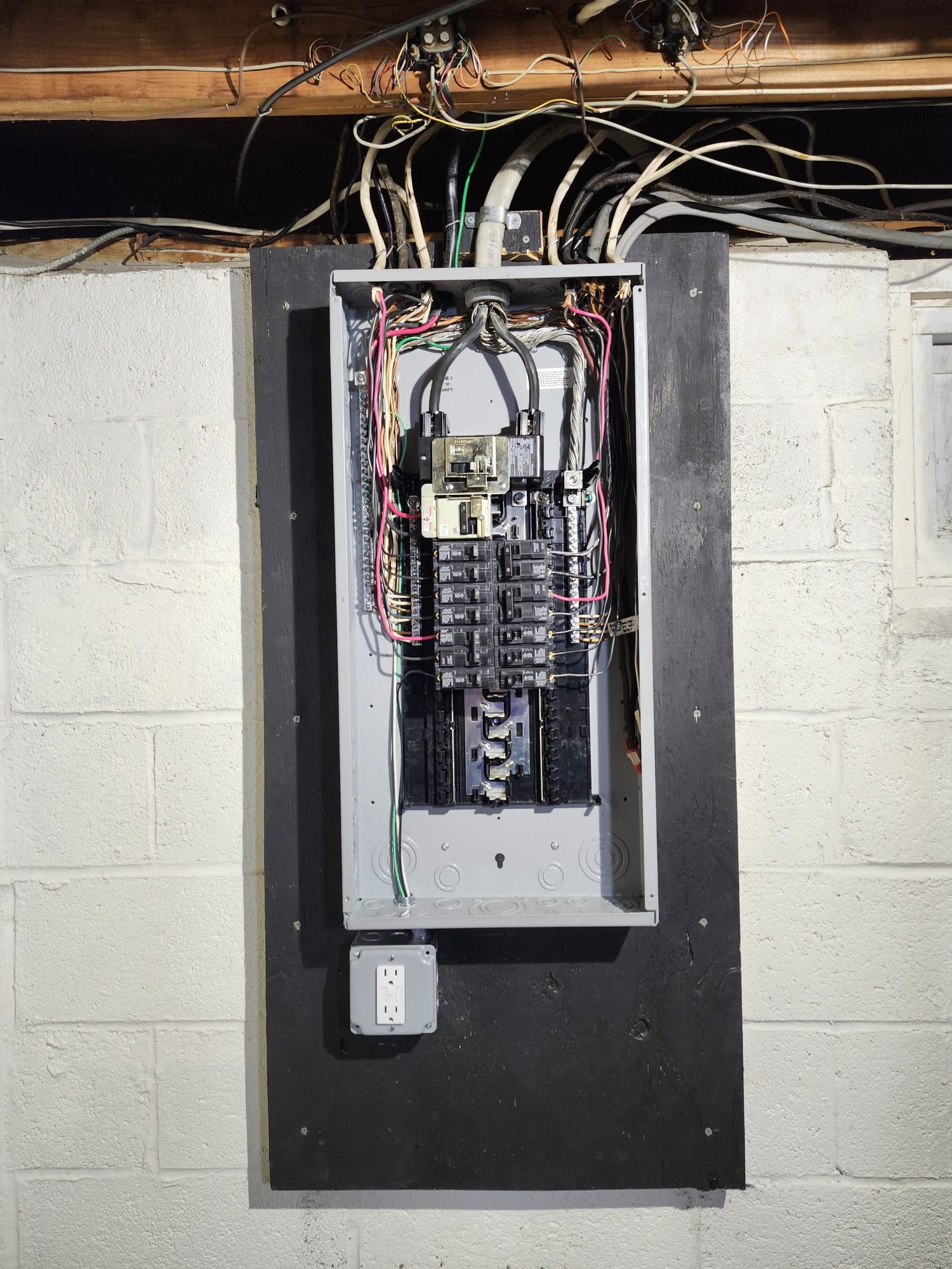 Experience the precision and professionalism of Service Professionals in every electrical detail.