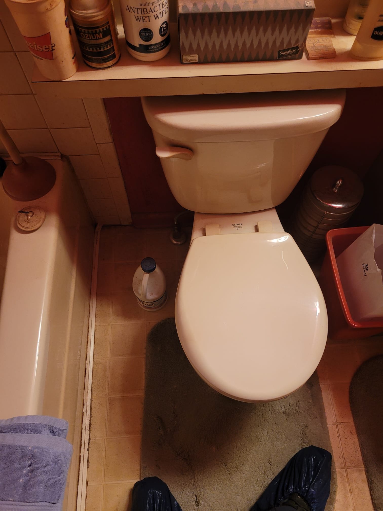 Experience outstanding plumbing services with Service Professionals, ensuring your bathroom is spotless and efficiently maintained.