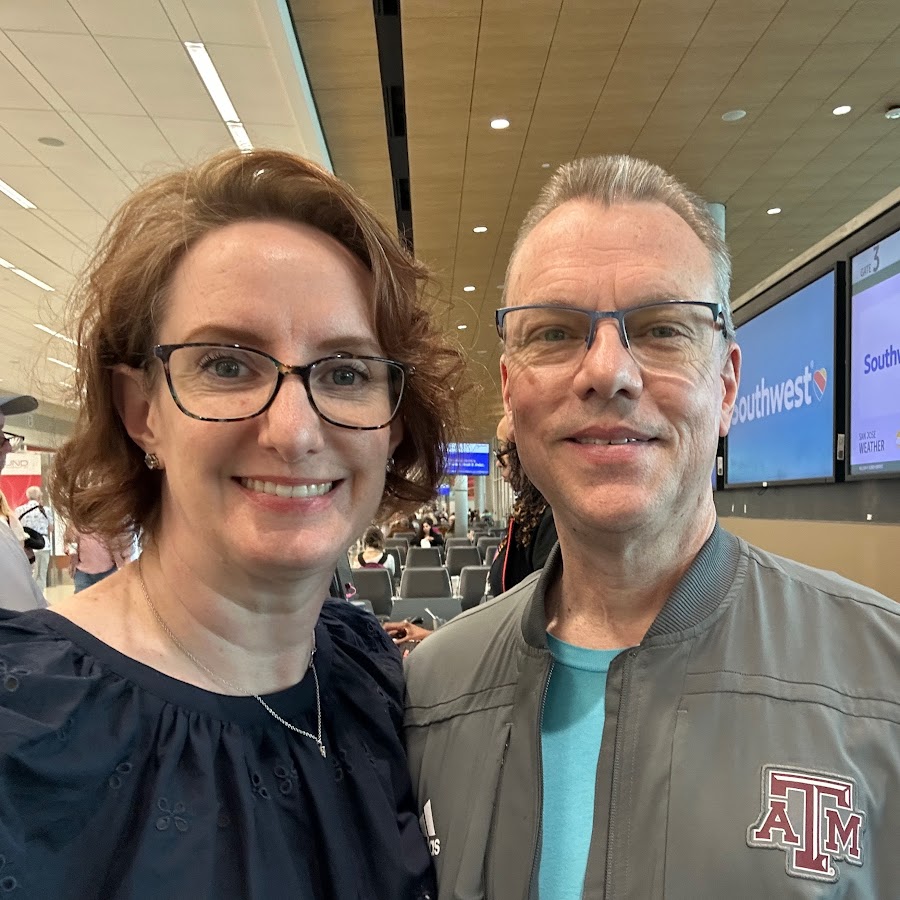 Friendly, approachable service you can trust, showcased by Abacus Plumbing, Air Conditioning, & Electrical in a customer-focused moment.