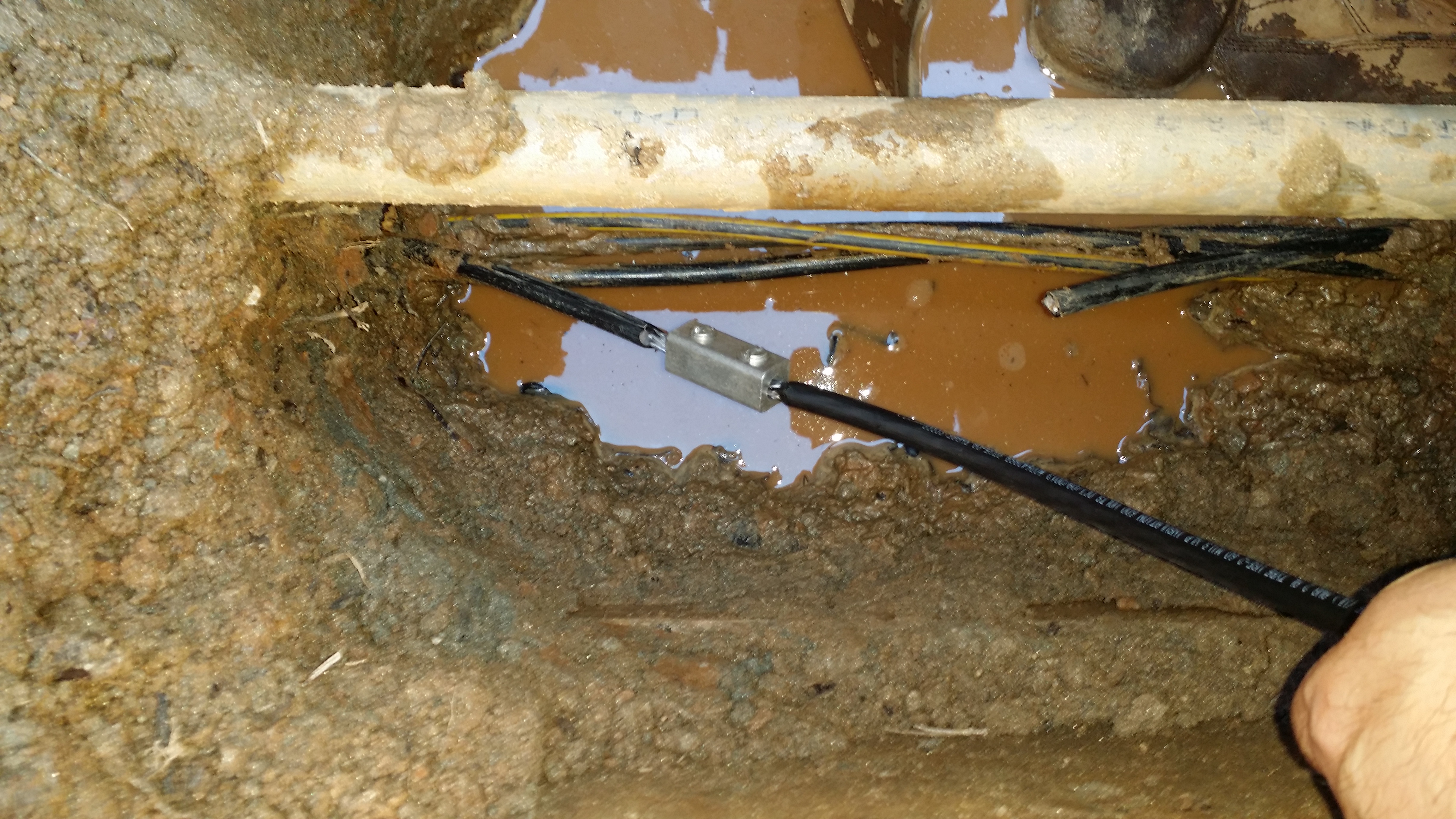 Aardvark Electric, Inc.: Handling challenging electrical tasks with professionalism and precision.