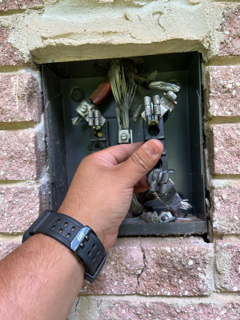 Aardvark Electric, Inc.: Your trusted partner for safe and reliable electrical solutions.