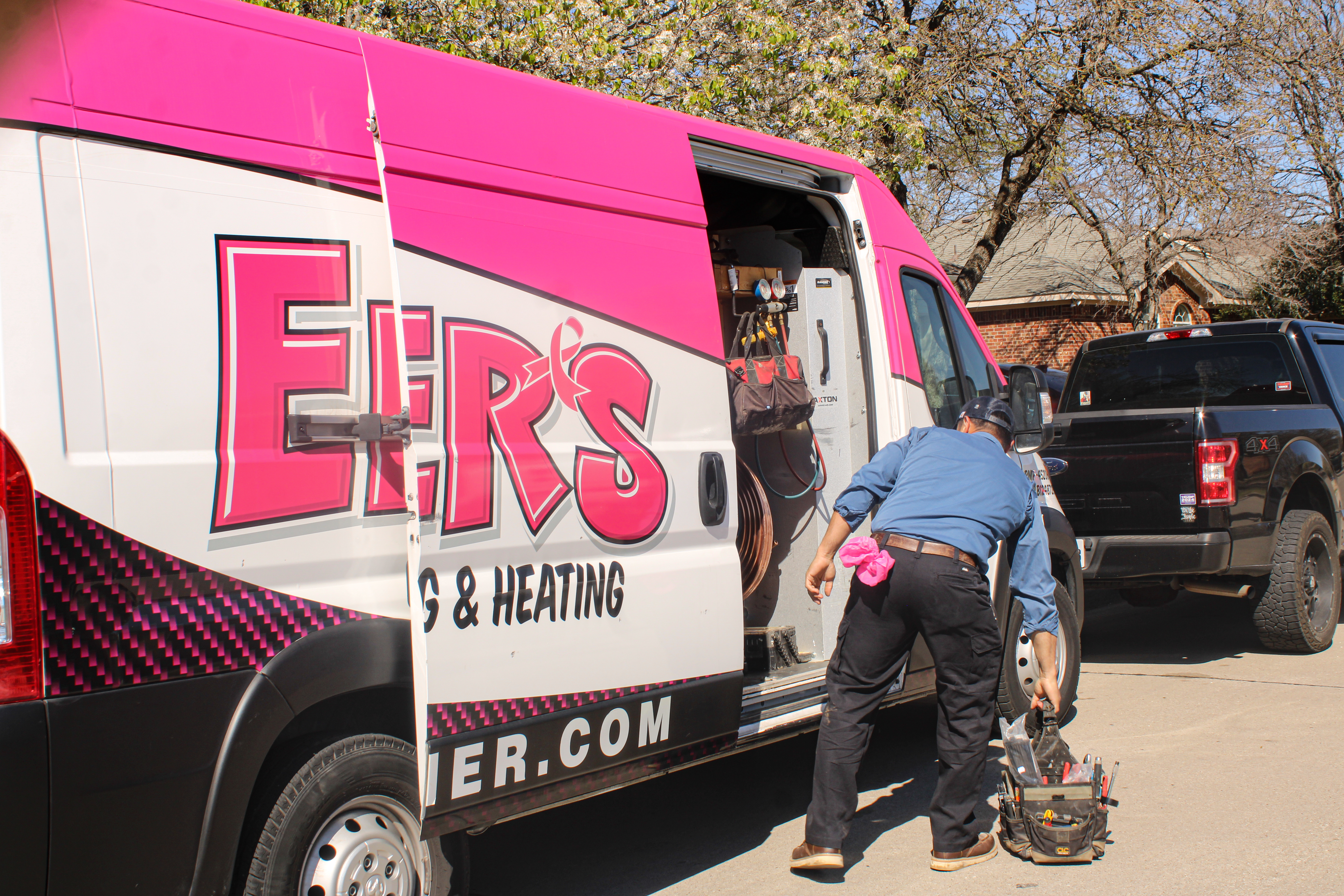 Experience top-notch HVAC and Heating services with Elmer's Home Services—where professionalism meets quality.