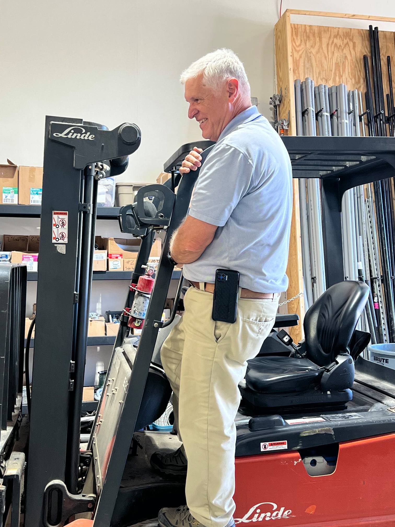 At Bob Garrett Services, our team operates with professionalism and a smile to ensure your needs are met efficiently and effectively.