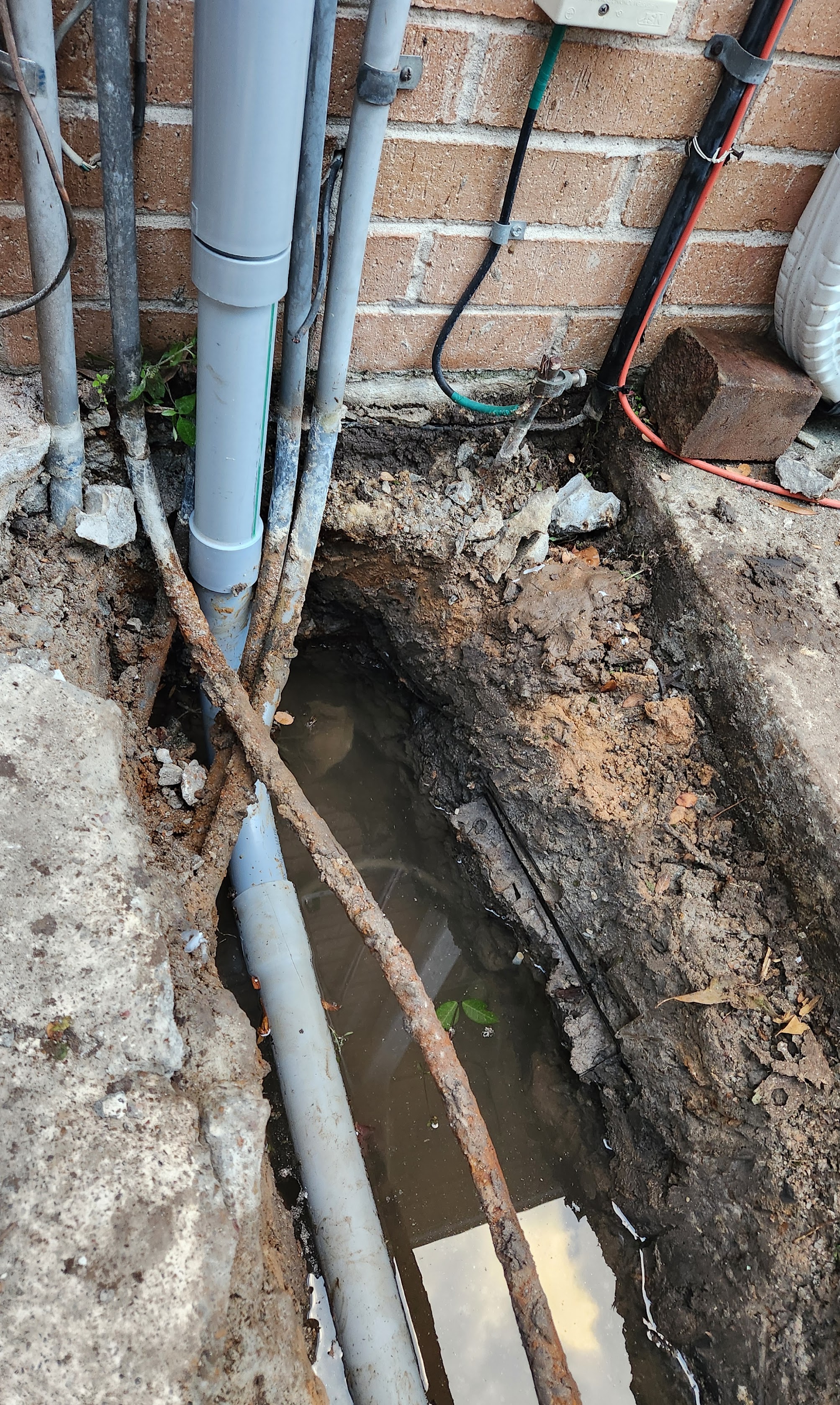 Trust Abacus Plumbing, Air Conditioning & Electrical to uncover and fix hidden leaks quickly, restoring dry, reliable plumbing for your home.