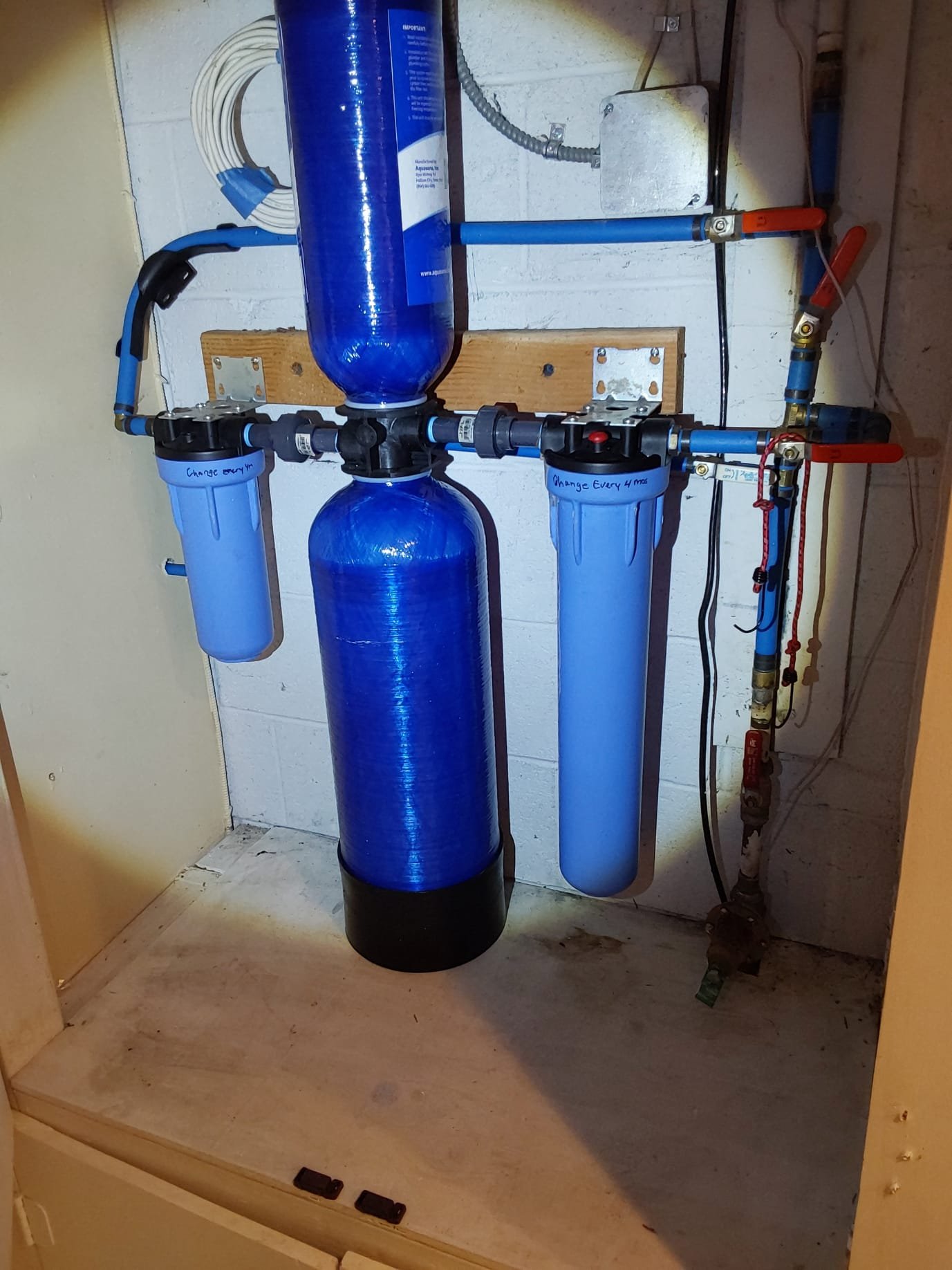 Ensure pure and clean water with our expertly installed filtration systems. Experience top-notch plumbing with [Business Name].