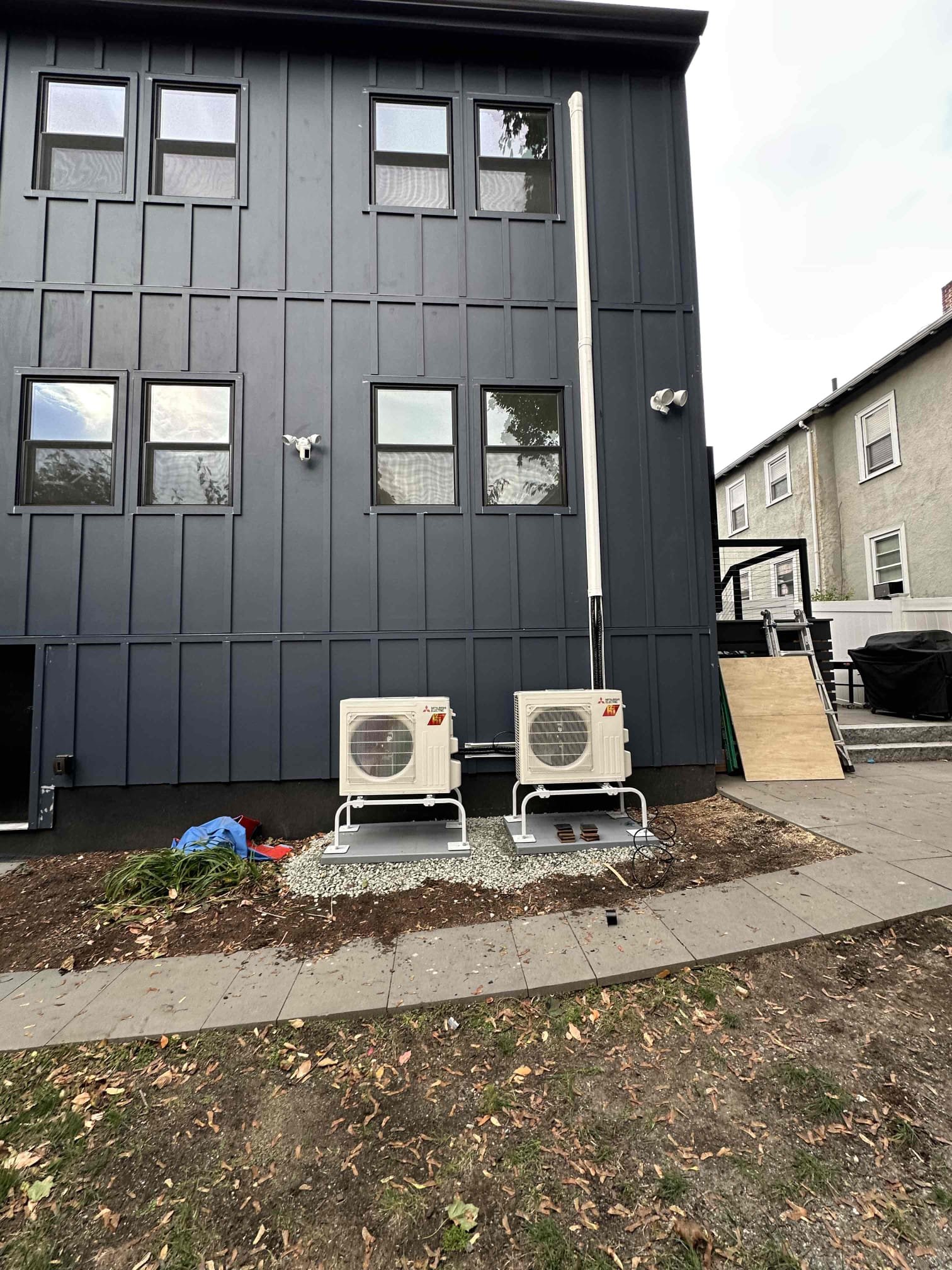 Enhance your comfort with professional ductless mini-split installations from Akian Plumbing, Heating, Cooling & Electric.