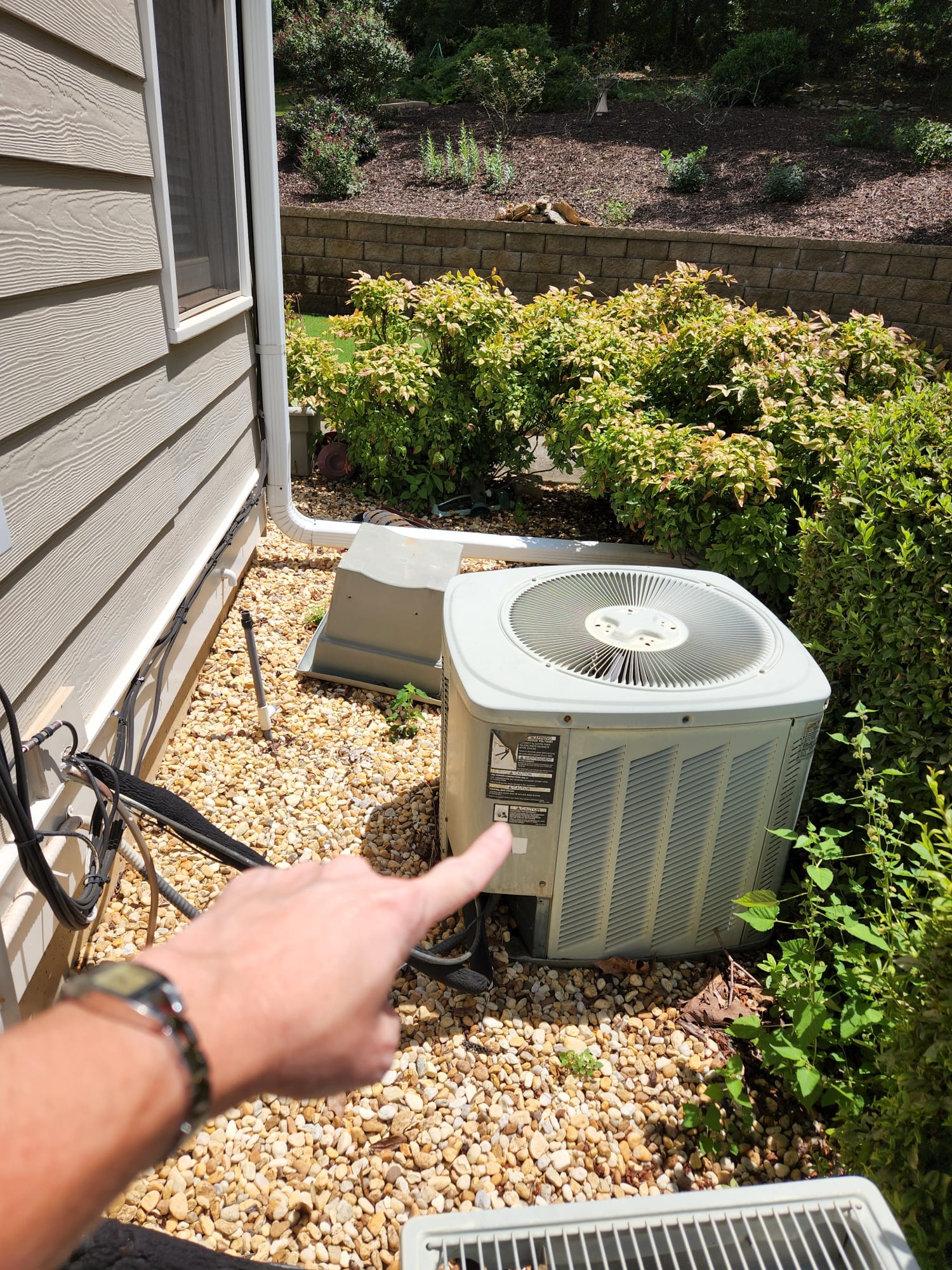 Enhance your home's comfort with expert HVAC solutions from Bardi Heating, Cooling, Plumbing, Electrical. Trust in our quality and professionalism for all your conditioning needs.