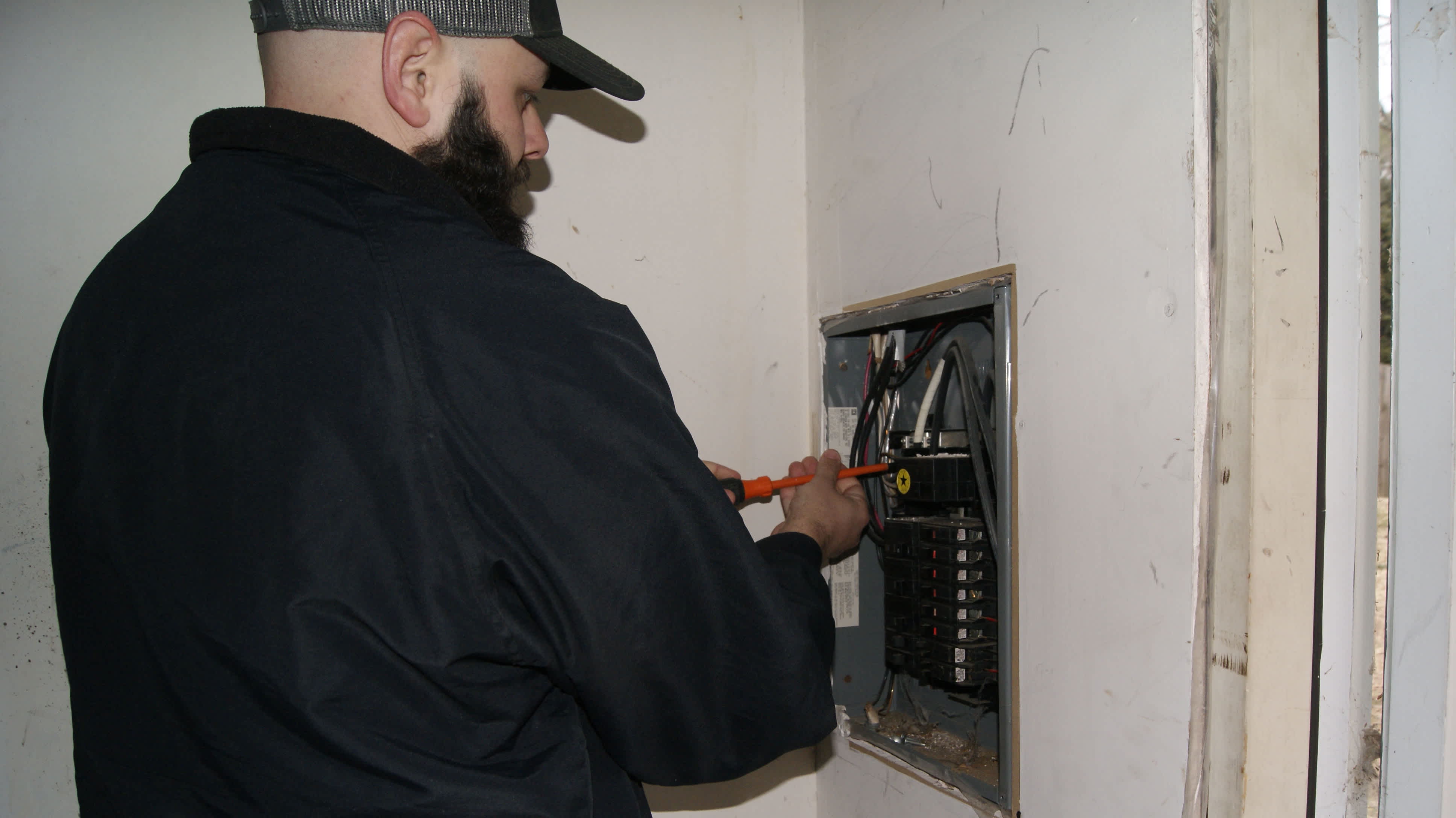 Streamline Services Plumbing, HVAC & Electrical ensures your safety with expert electrical panel services.