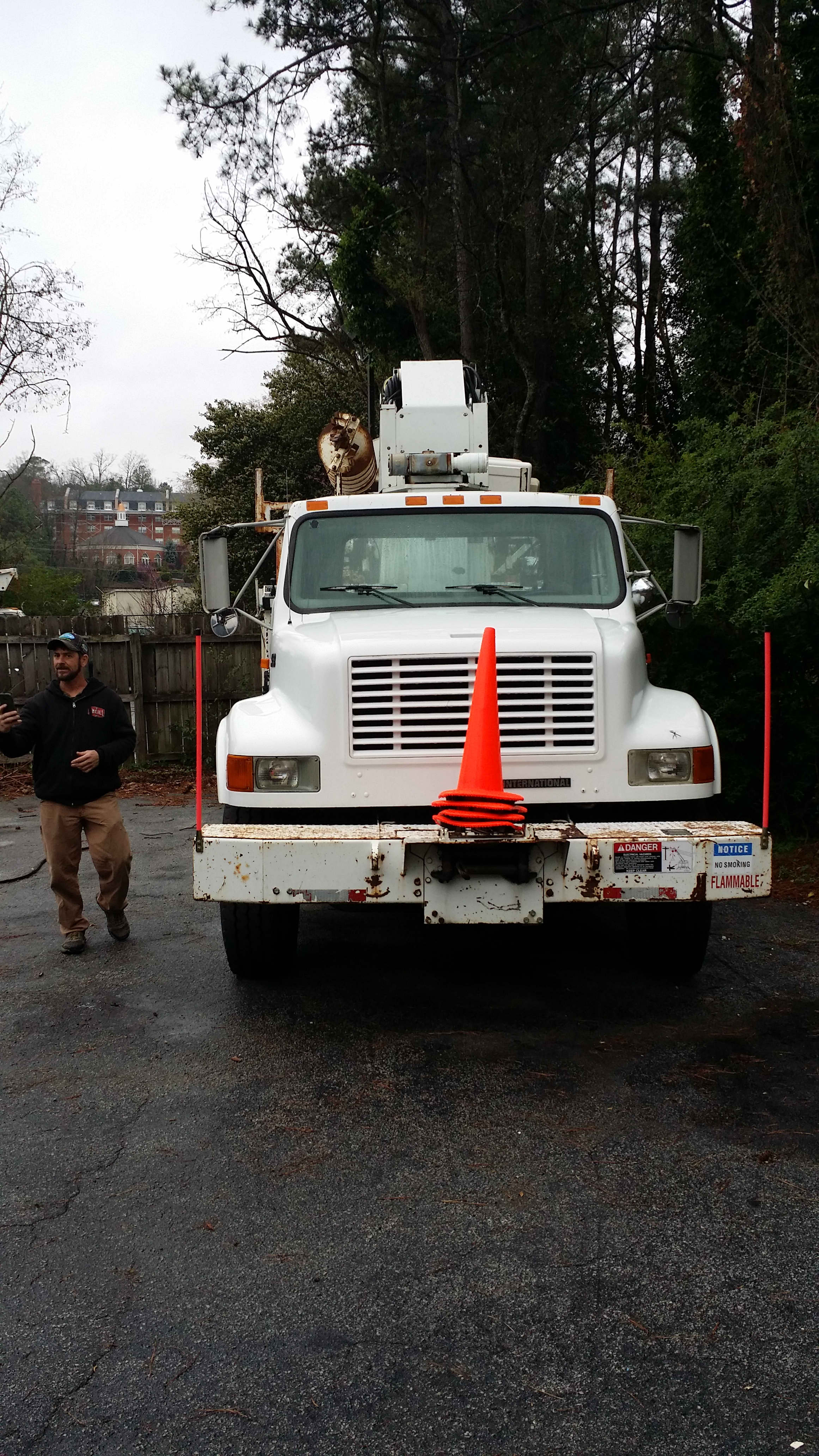 Aardvark Electric, Inc. delivers top-notch service with safety and reliability at the forefront.