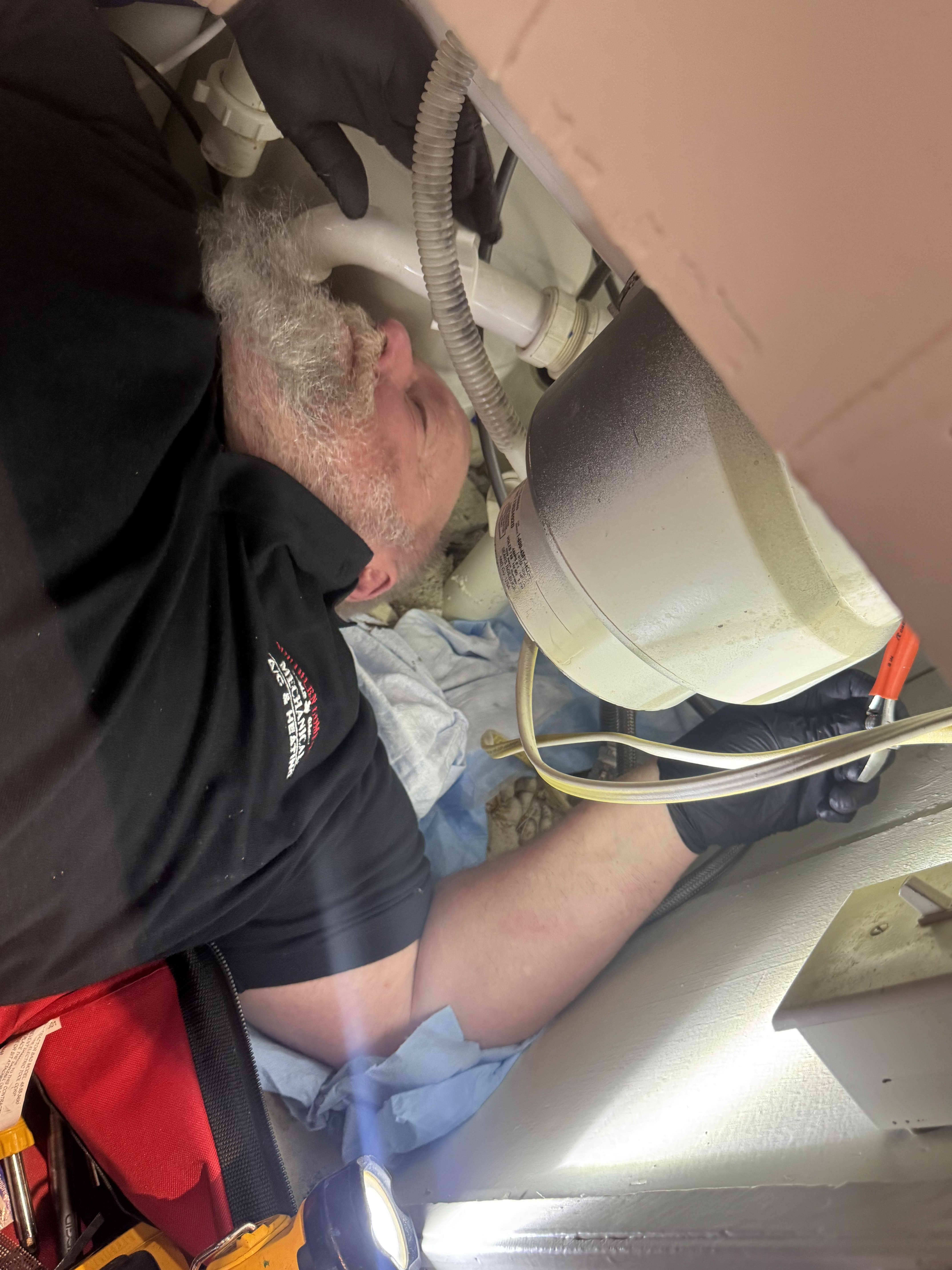 Southern Comfort Mechanical: Expert plumbing services that go beneath the surface. Trust us for professional and reliable solutions.