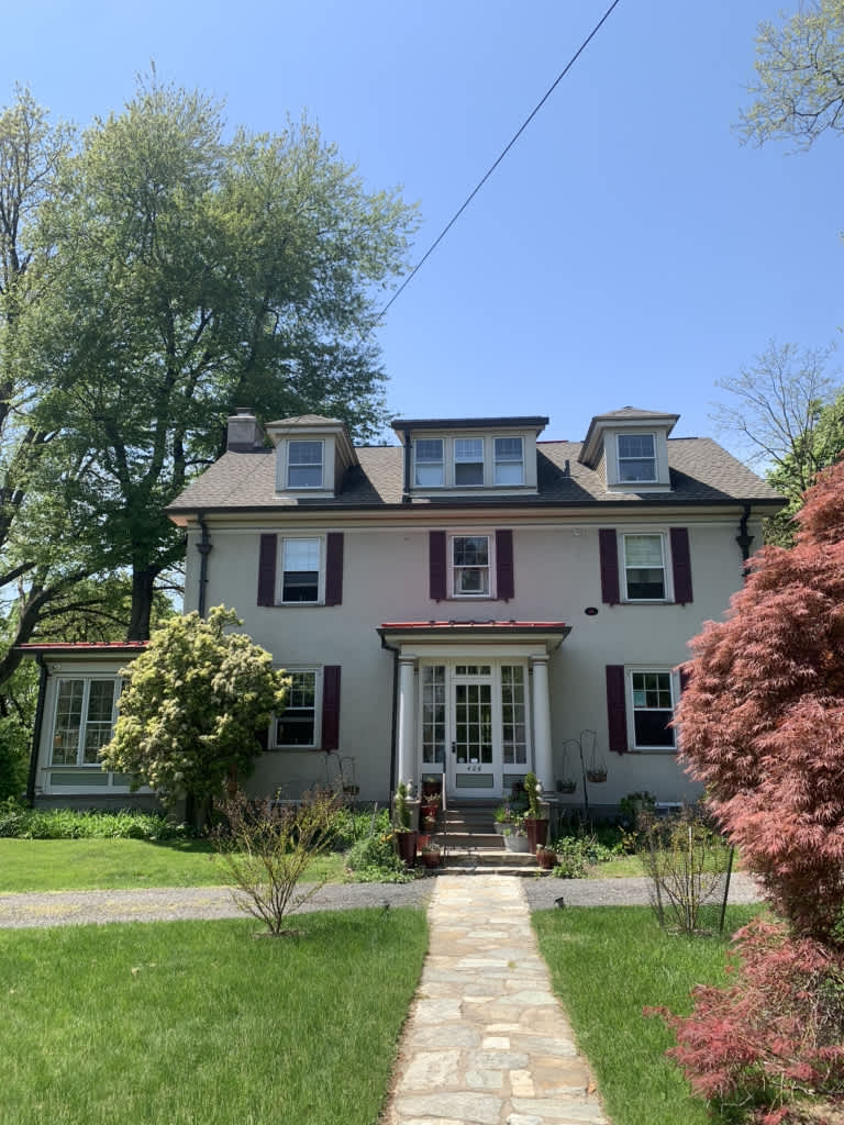 Experience top-notch roofing services with A. Brooks Construction, Inc. Kanga Roof and enhance your home's curb appeal today!