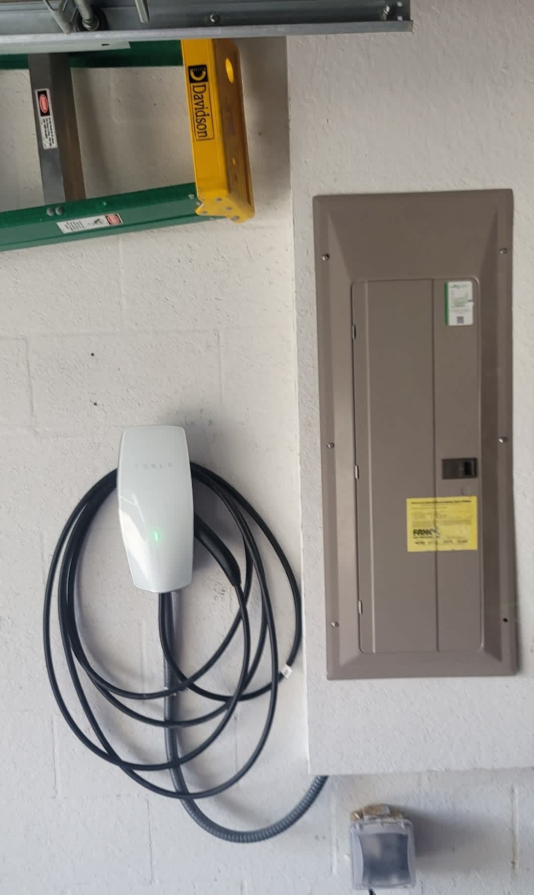 For cutting-edge electric vehicle solutions and dependable service, trust Luminous Electric for all your home charging needs.