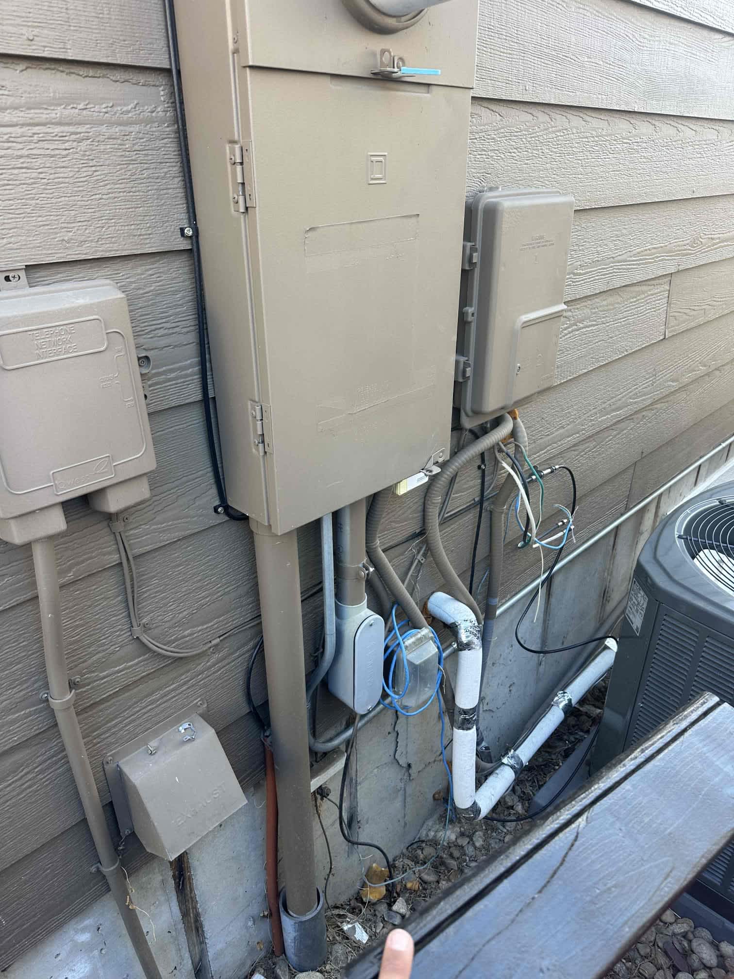 Experience reliable electrical services with MZ Electric, where quality workmanship meets advanced residential setups.