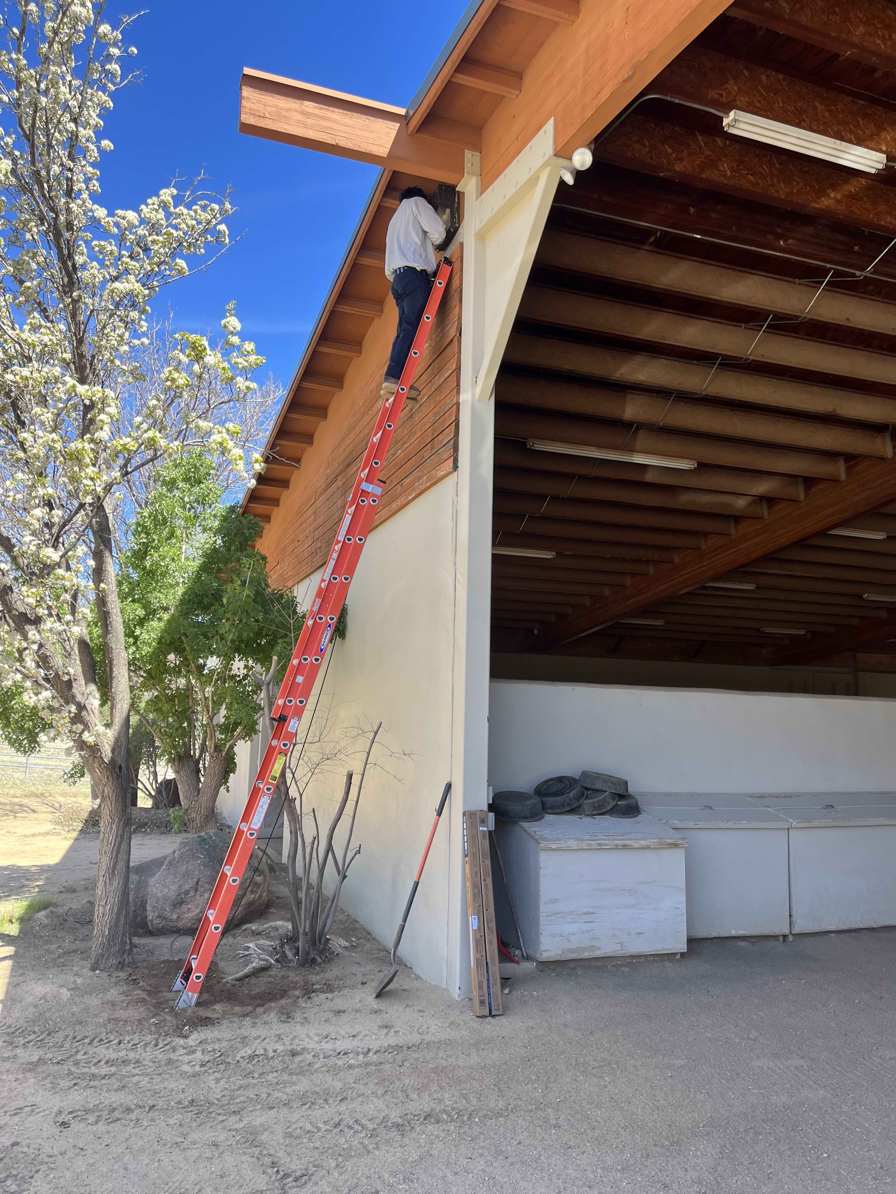 Experience professional efficiency with Allied Electric—expert solutions for all your electrical needs.