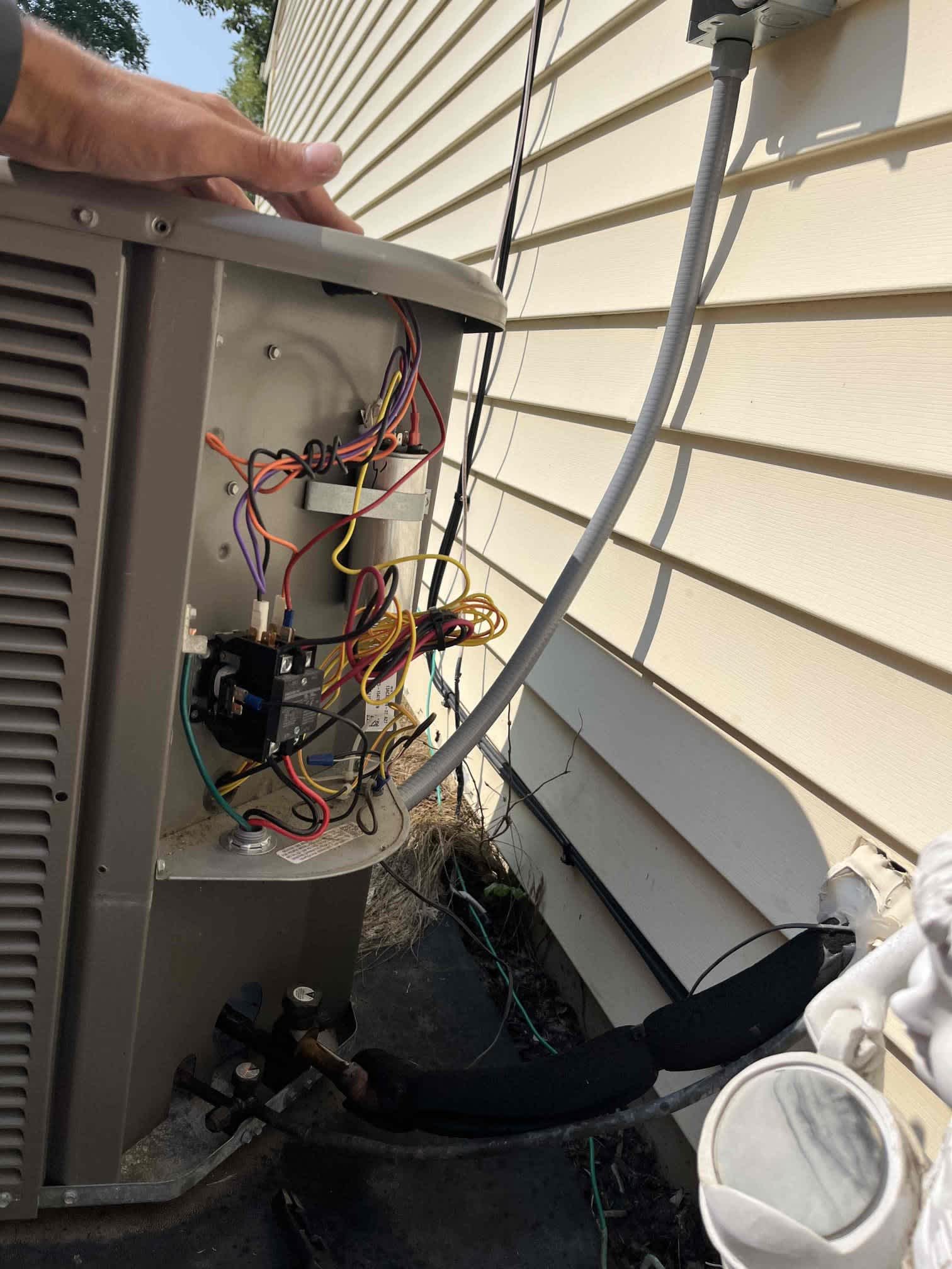 Experience reliable HVAC maintenance and service excellence with Summers Plumbing Heating & Cooling.