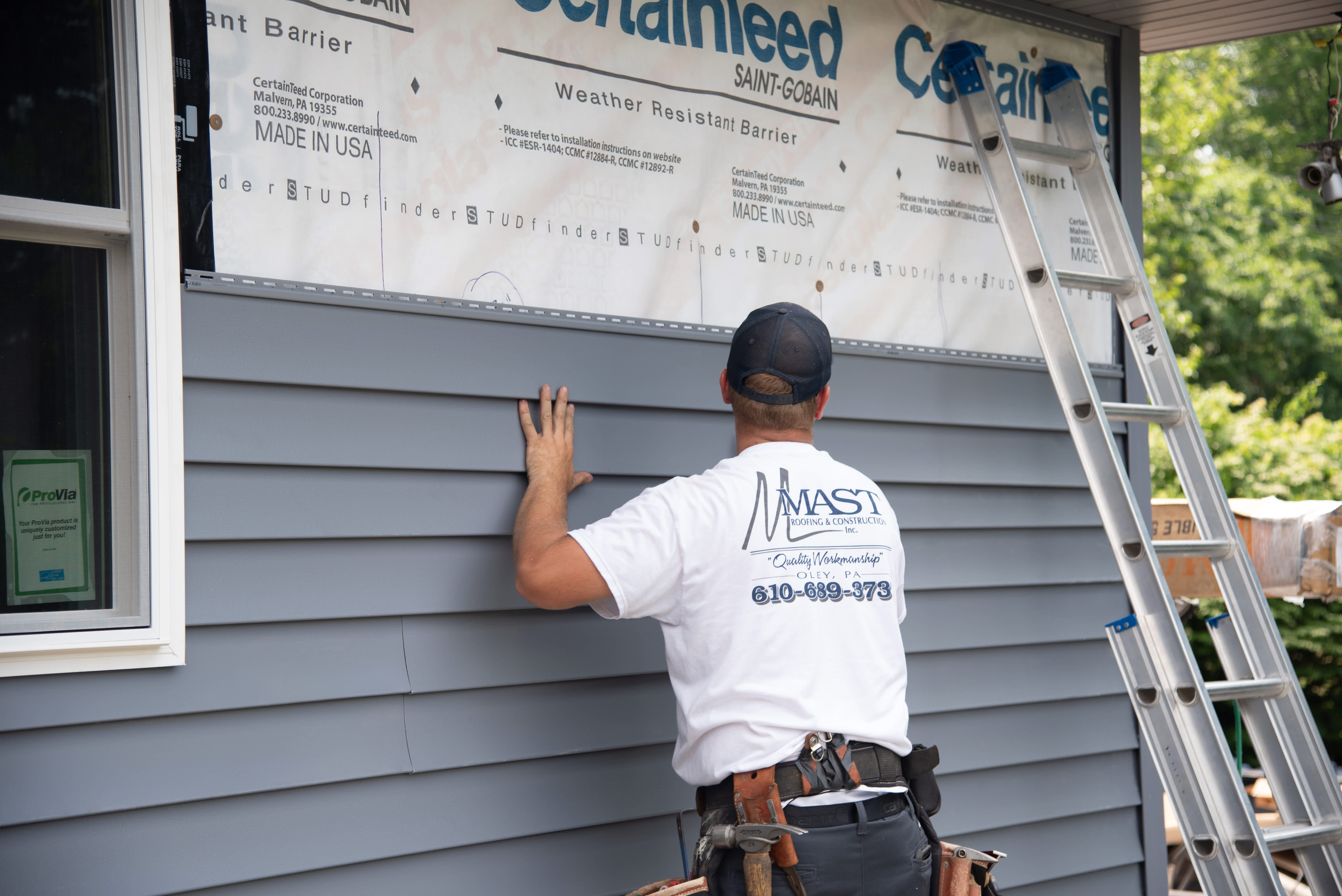 Trust Mast Roofing & Construction for expert siding installations that stand the test of time.