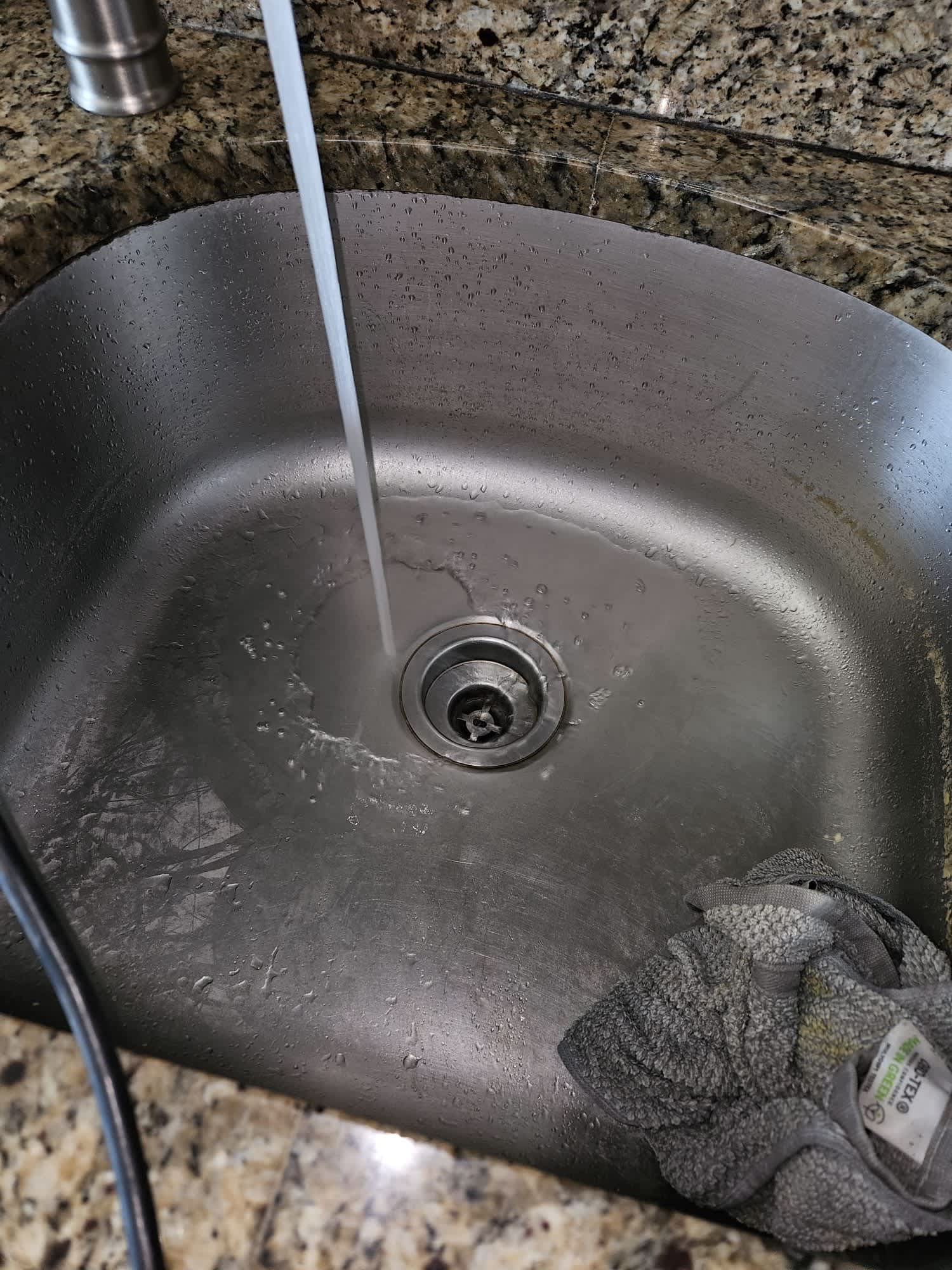 Discover meticulous care for your plumbing needs with Service Professionals, ensuring your sinks are always pristine.