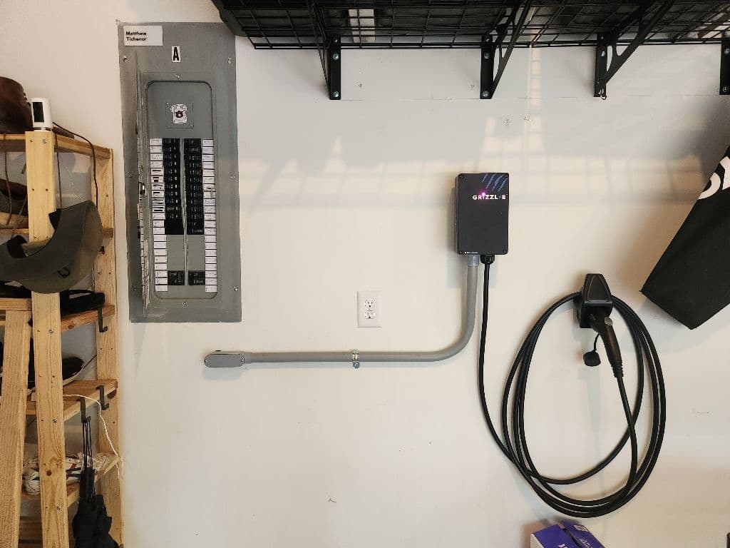 Experience top-tier electrical solutions with Aardvark Electric, Inc. for all your EV charging and home wiring needs.